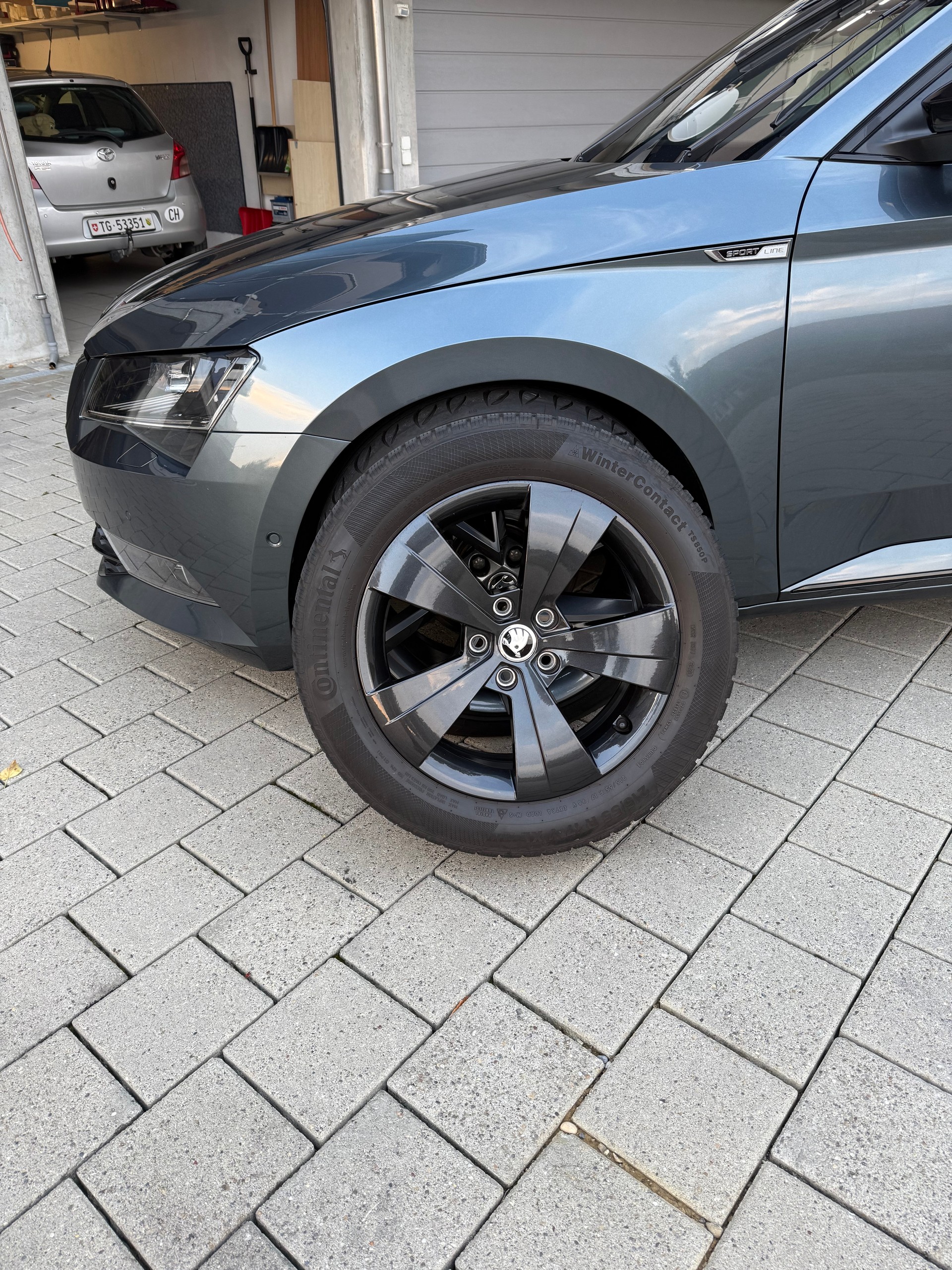 SKODA Superb Combi 2.0 TDi SportLine+ 4x4 DSG-image-15
