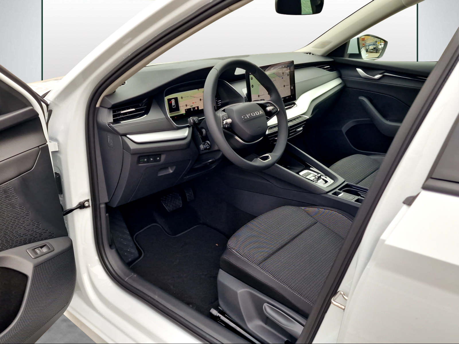 SKODA Octavia Combi 2.0 TDI DSG Selection-image-5