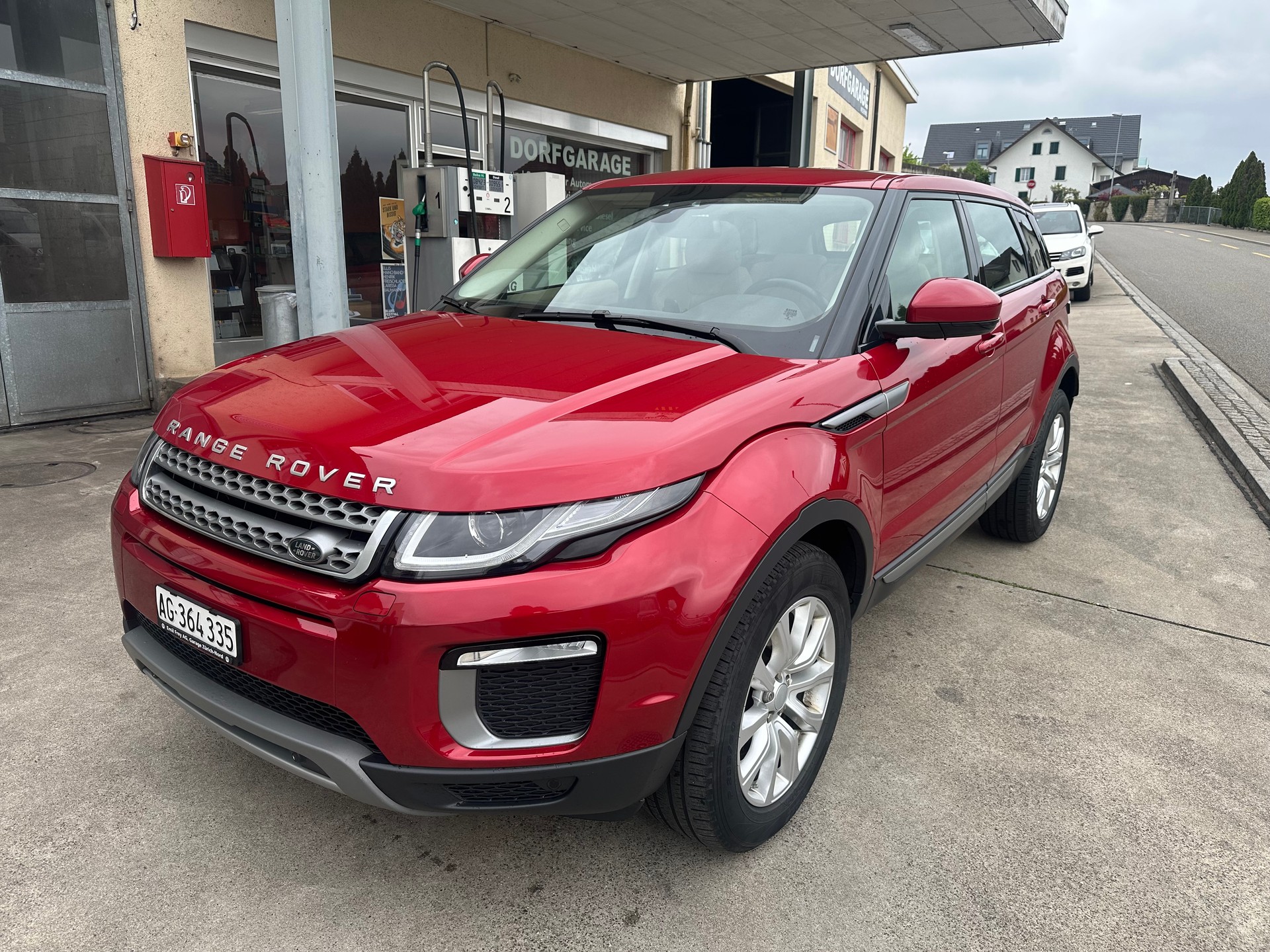 LAND ROVER Range Rover Evoque 2.0 TD4 Pure AT9-image-2