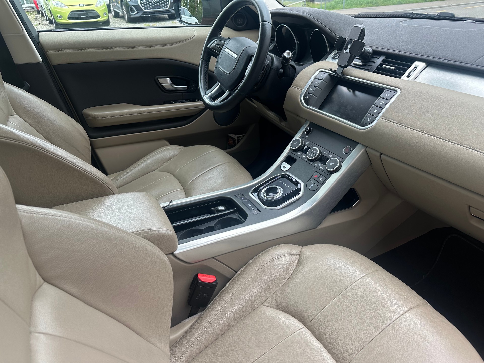 LAND ROVER Range Rover Evoque 2.0 TD4 Pure AT9-image-5