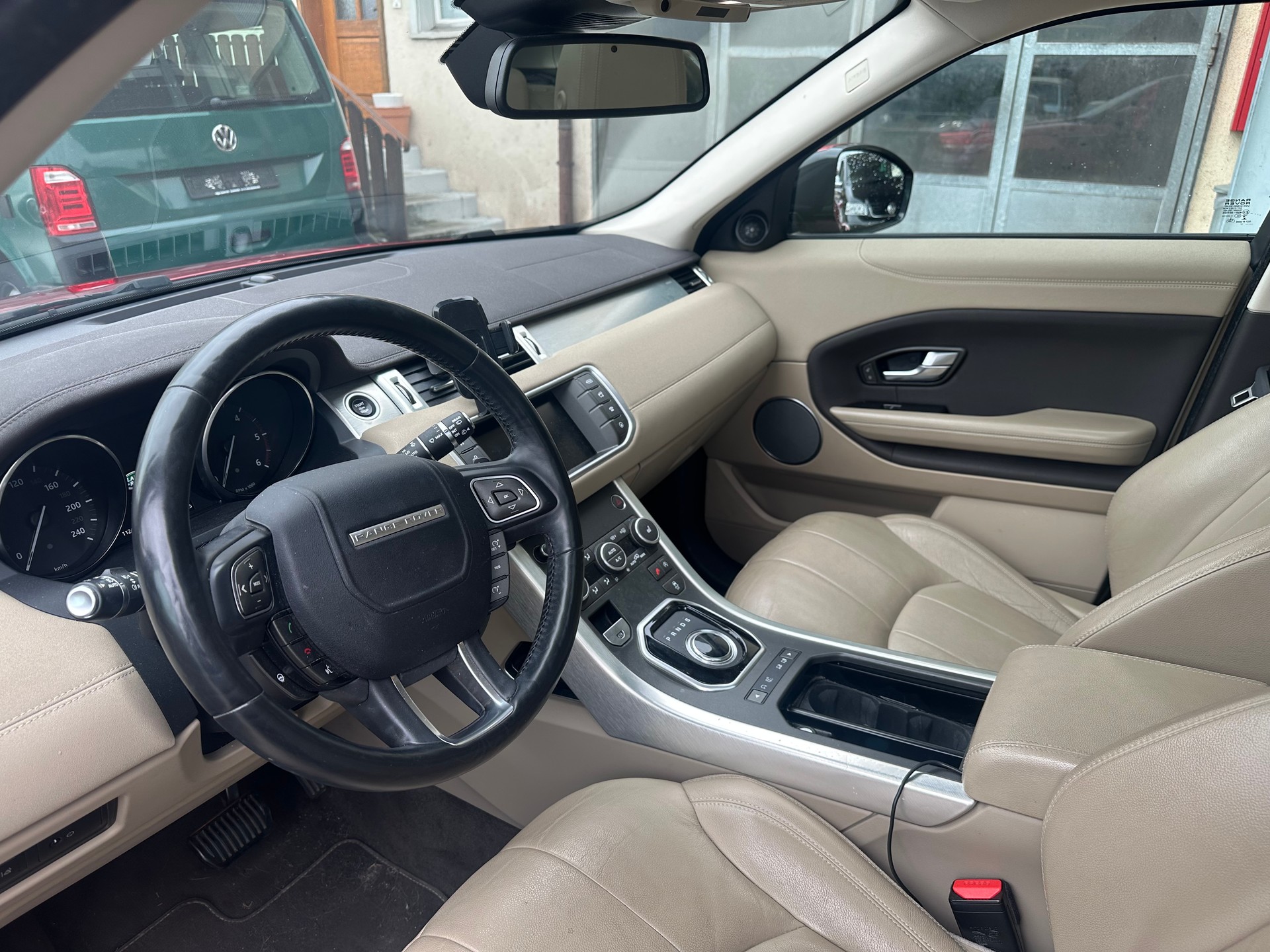 LAND ROVER Range Rover Evoque 2.0 TD4 Pure AT9-image-8