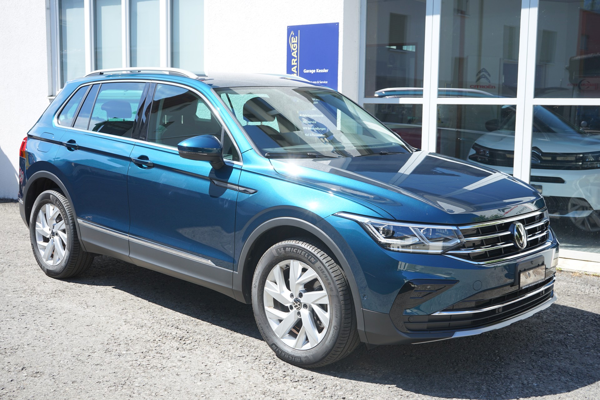 VW Tiguan 2.0TSI Elegance 4Motion DSG-image-1
