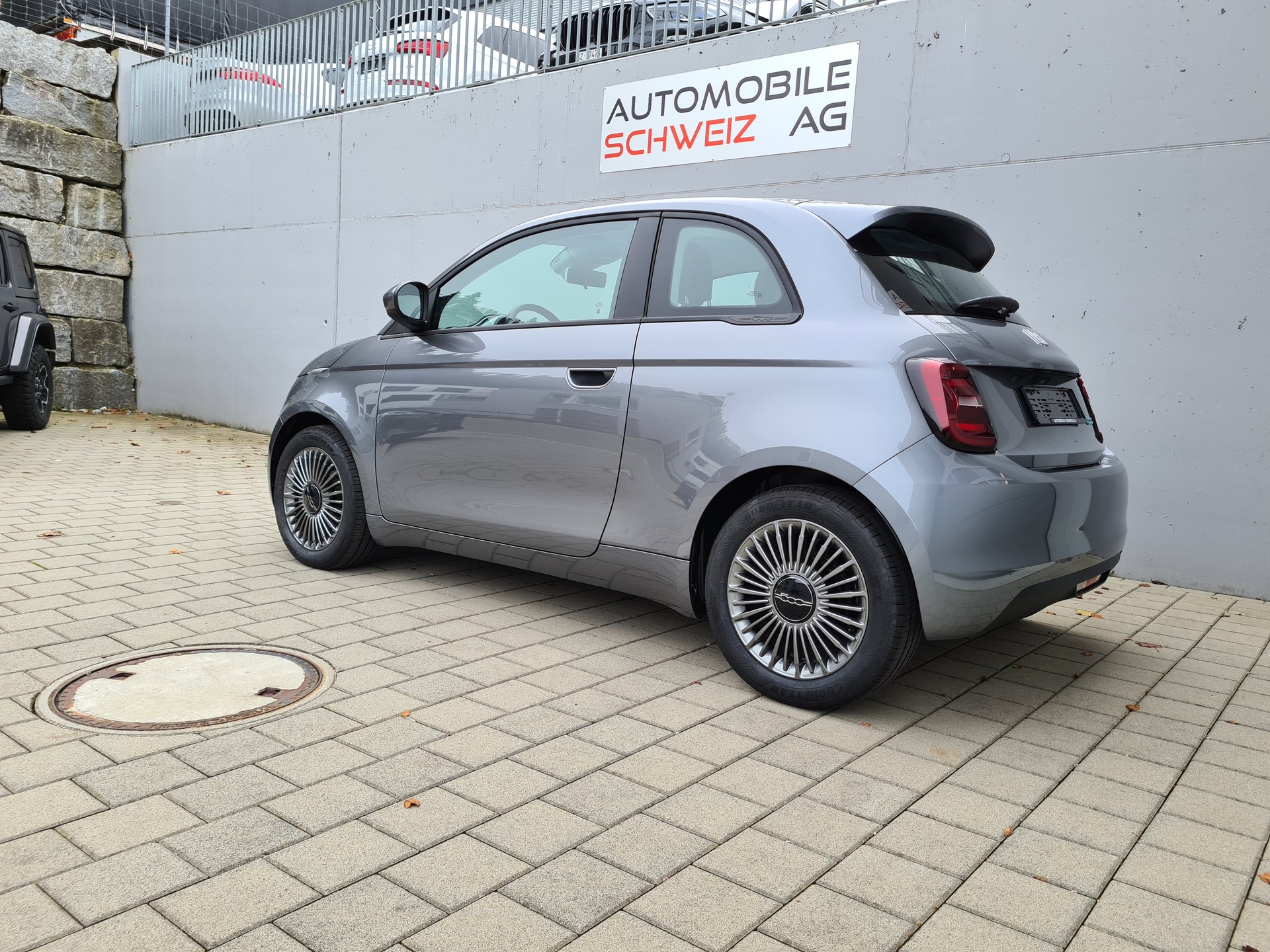 FIAT 500 electric 87 kW Icon-image-1