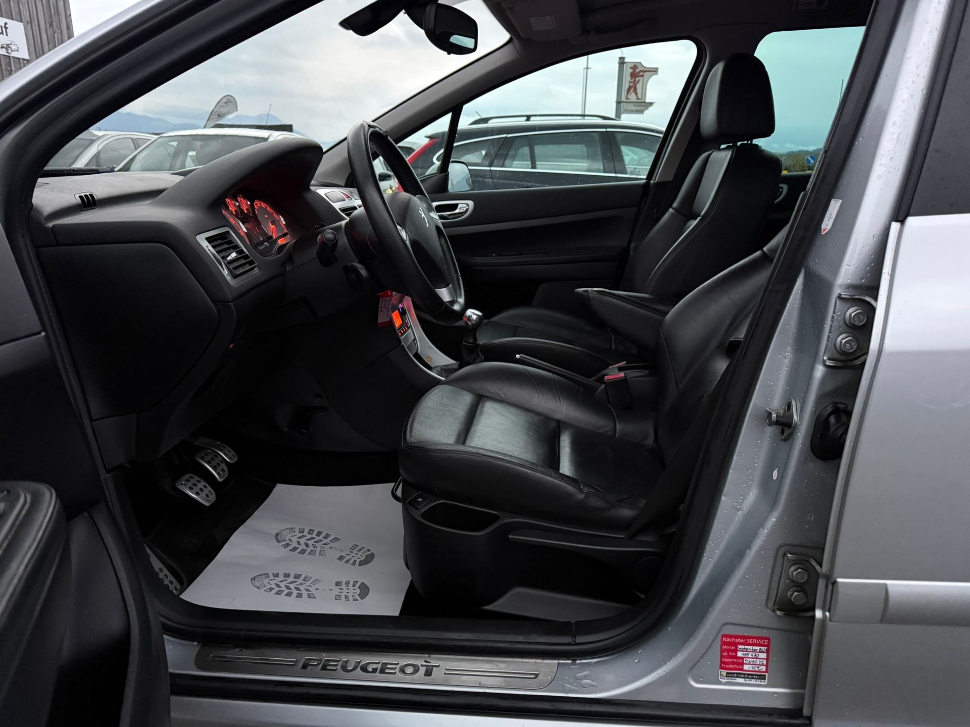 PEUGEOT 307 SW 2.0 16V Premium-image-8