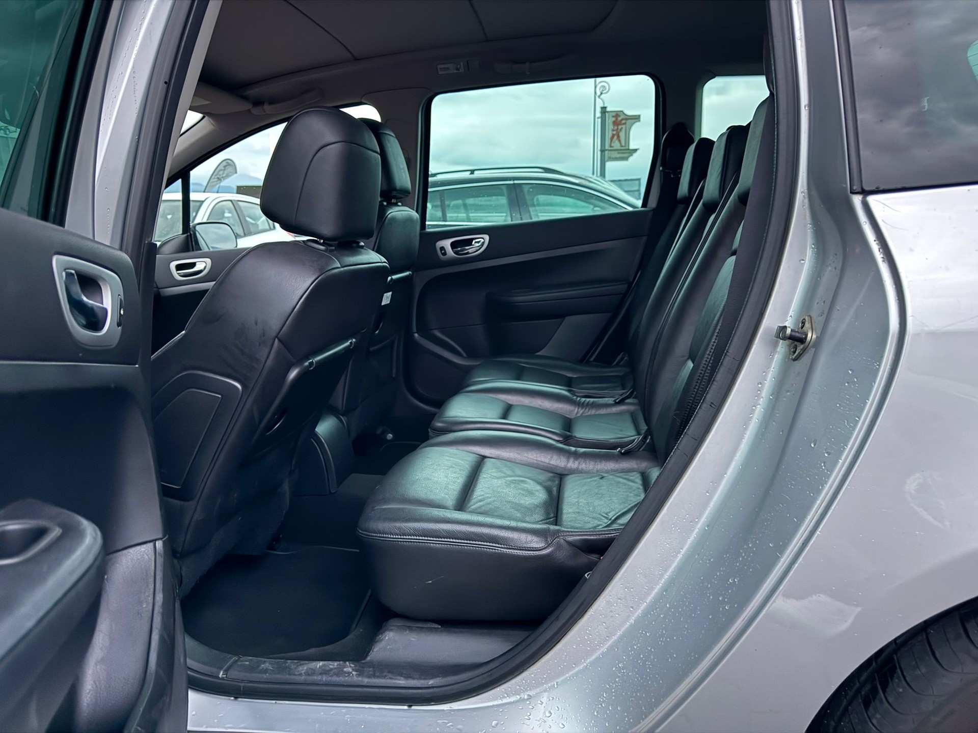 PEUGEOT 307 SW 2.0 16V Premium-image-11