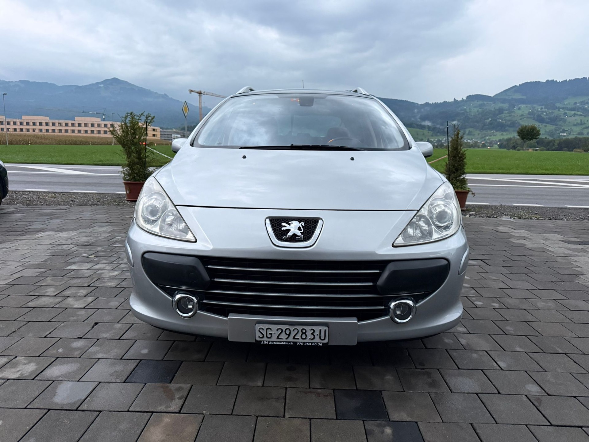 PEUGEOT 307 SW 2.0 16V Premium-image-2