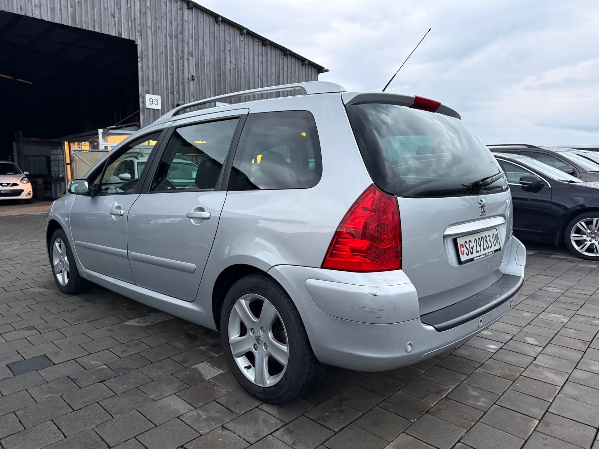 PEUGEOT 307 SW 2.0 16V Premium-image-4