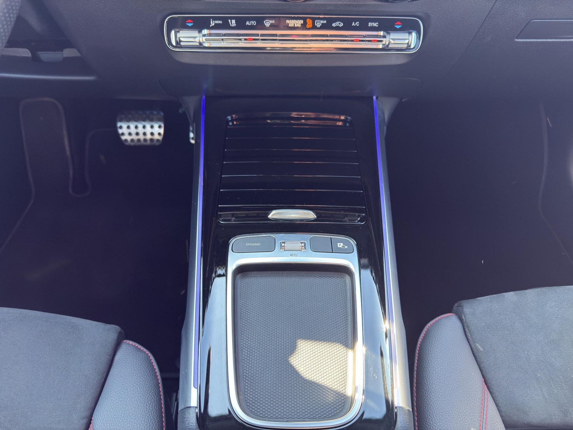 MERCEDES-BENZ GLB 220 AMG Line 4matic-image-13