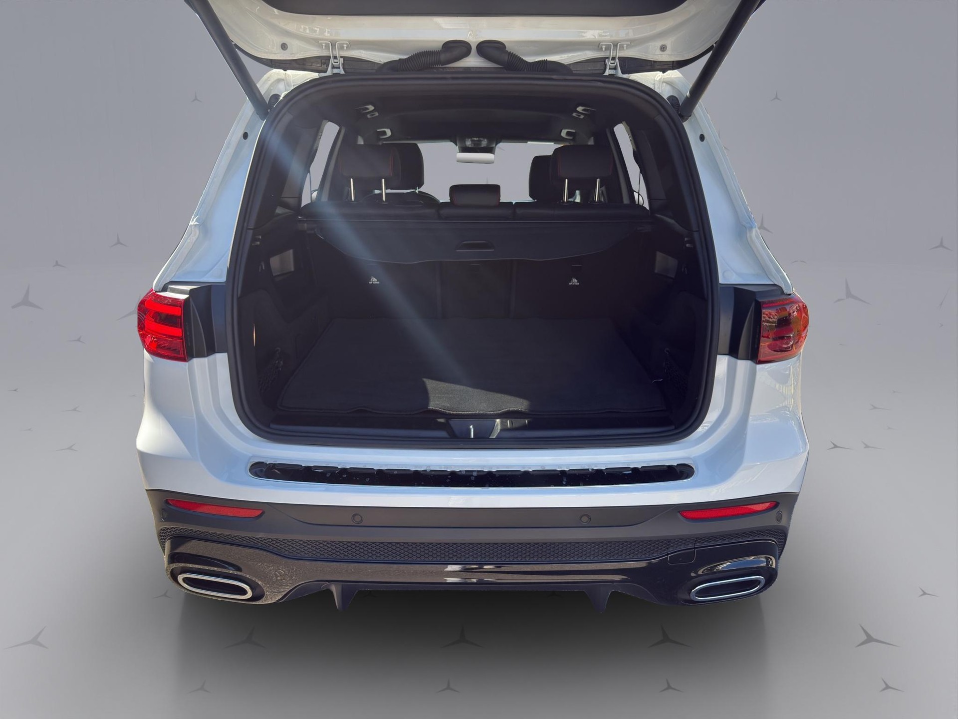 MERCEDES-BENZ GLB 220 AMG Line 4matic-image-17