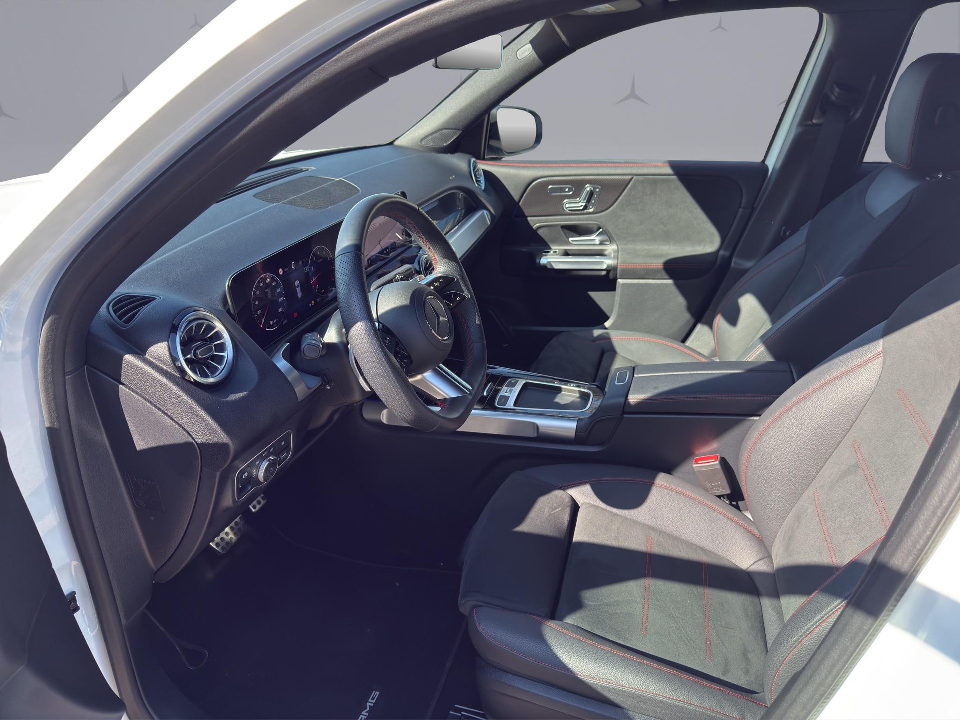 MERCEDES-BENZ GLB 220 AMG Line 4matic-image-8