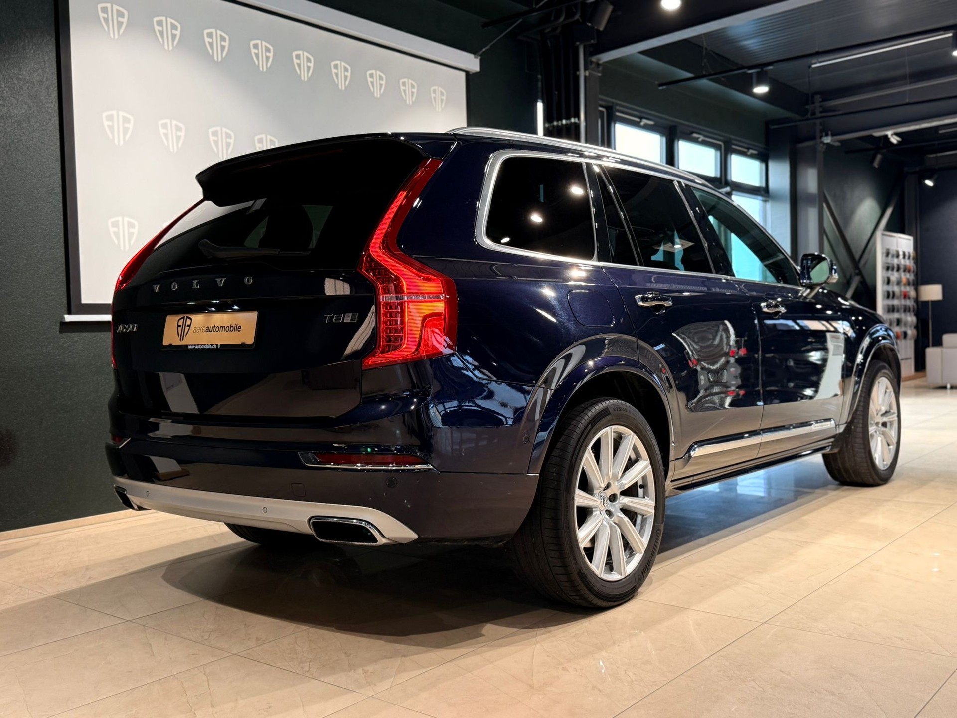 VOLVO XC90 T8 AWD Inscription Geartronic-image-3