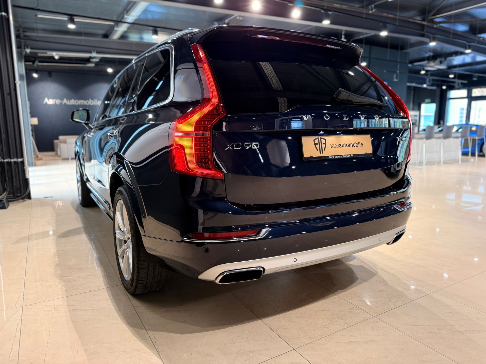 VOLVO XC90 T8 AWD Inscription Geartronic-image-4
