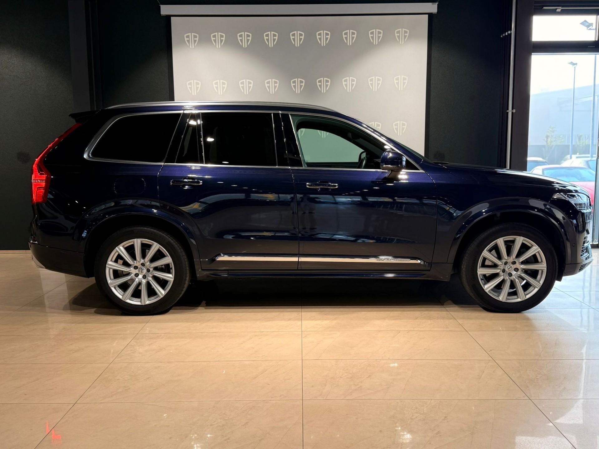VOLVO XC90 T8 AWD Inscription Geartronic-image-2