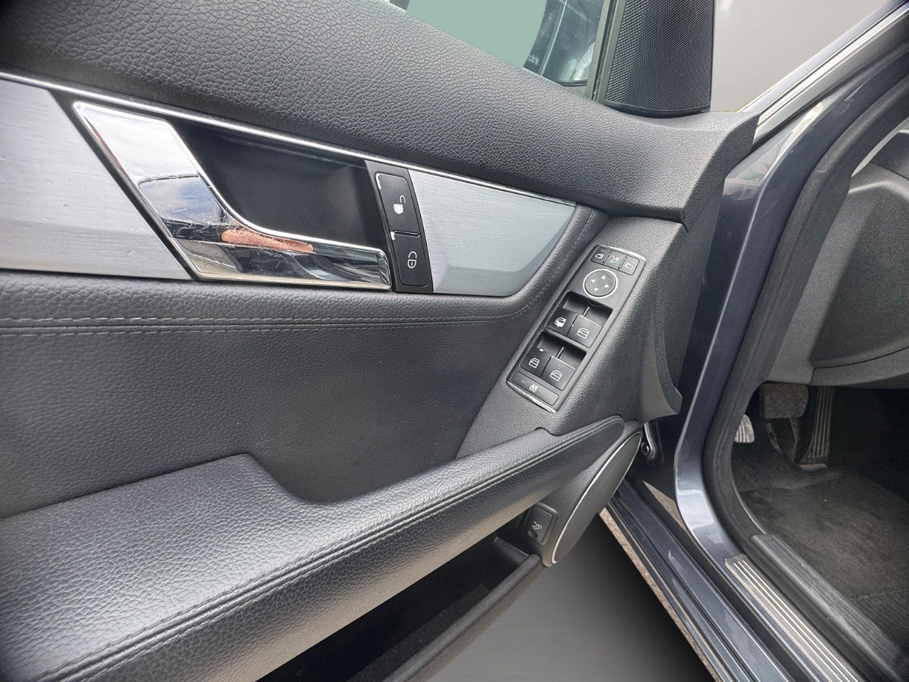 MERCEDES-BENZ C 350 CDI (320 CDI) Avantgarde 4Matic 7G-Tronic-image-8