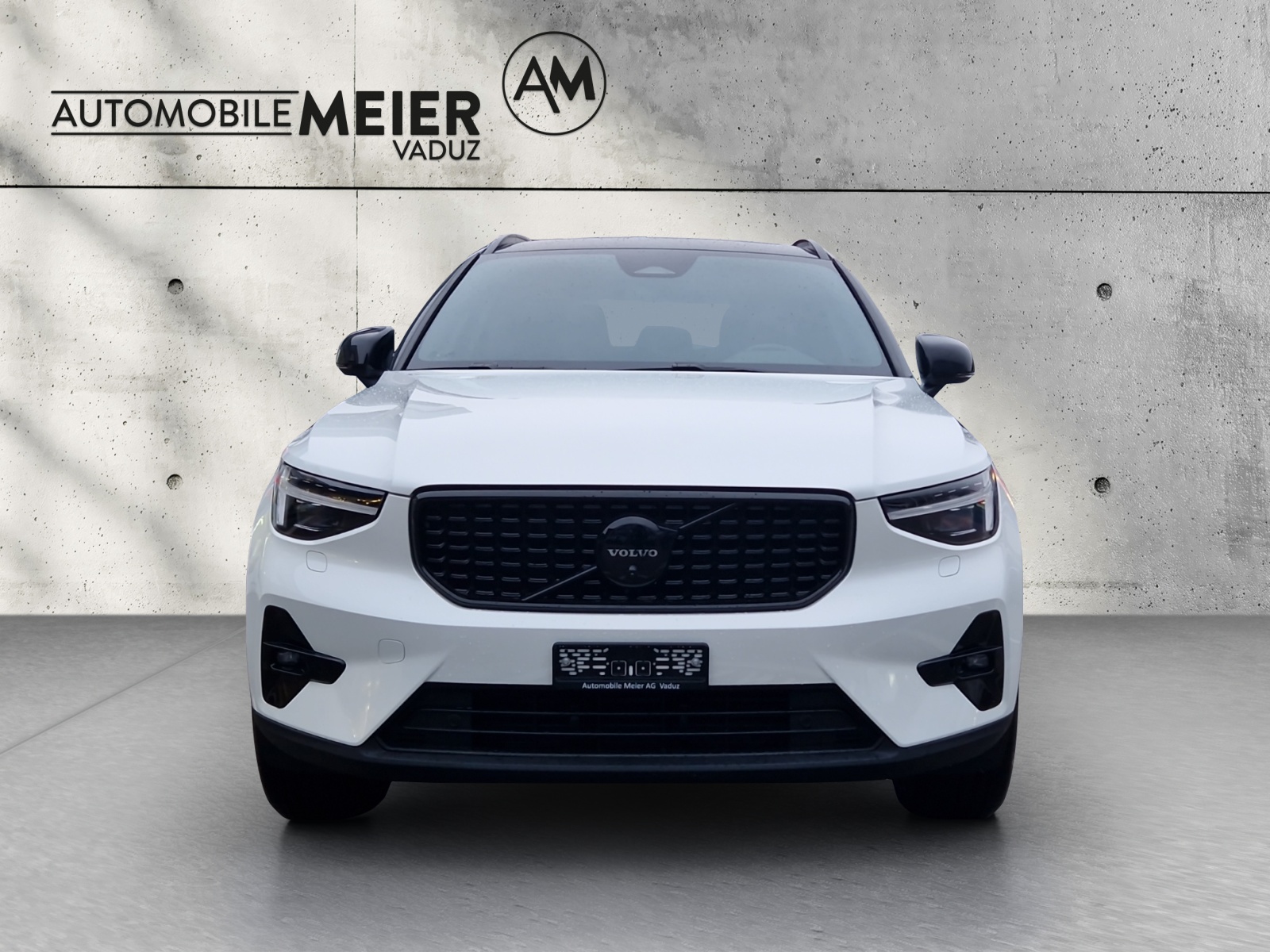 VOLVO XC40 2.0 B4 MH Black Edition-image-8