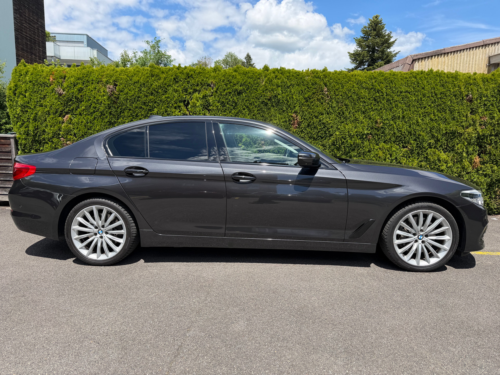BMW 530d xDrive Luxury Line Steptronic-image-5