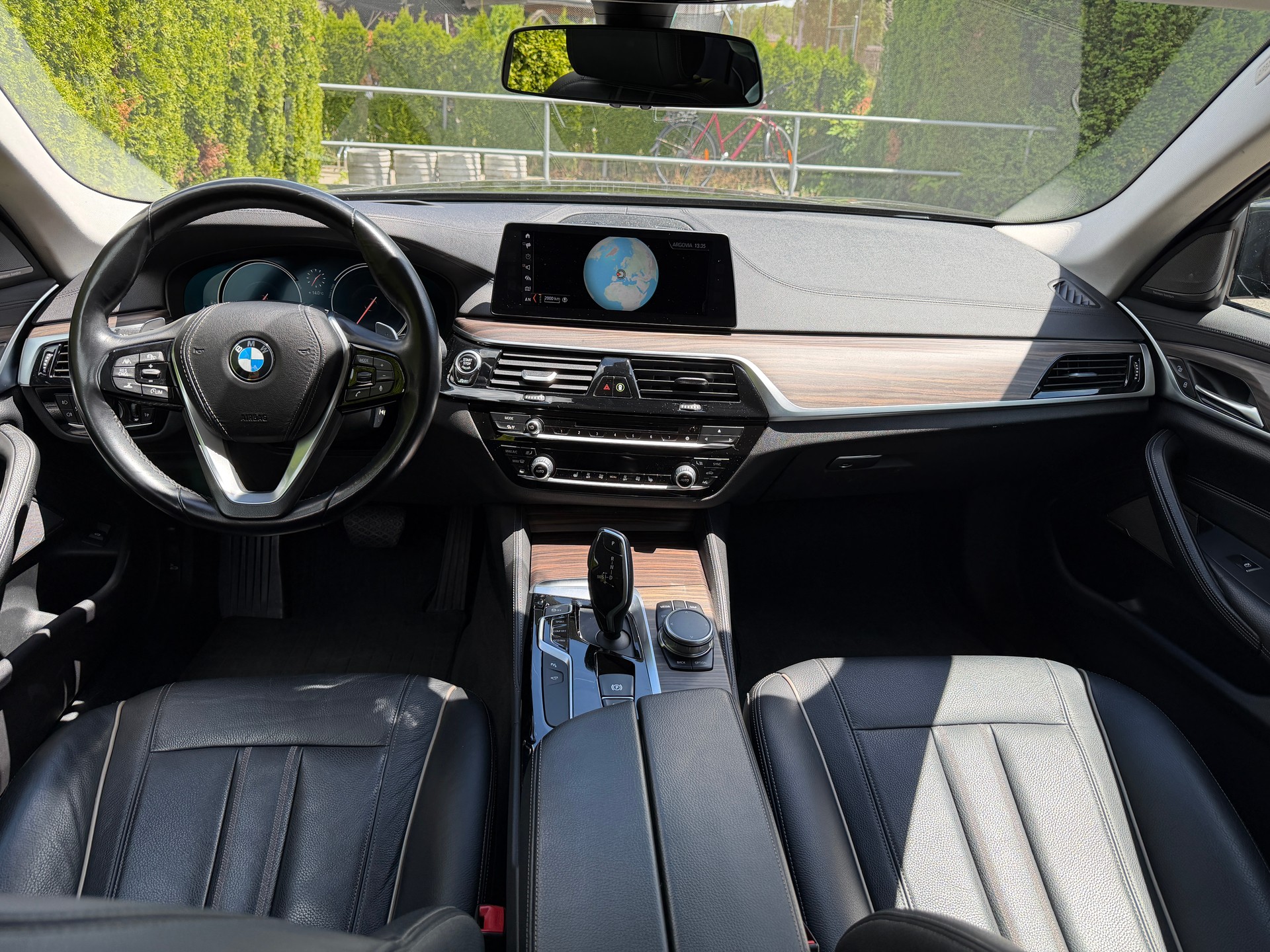 BMW 530d xDrive Luxury Line Steptronic-image-9