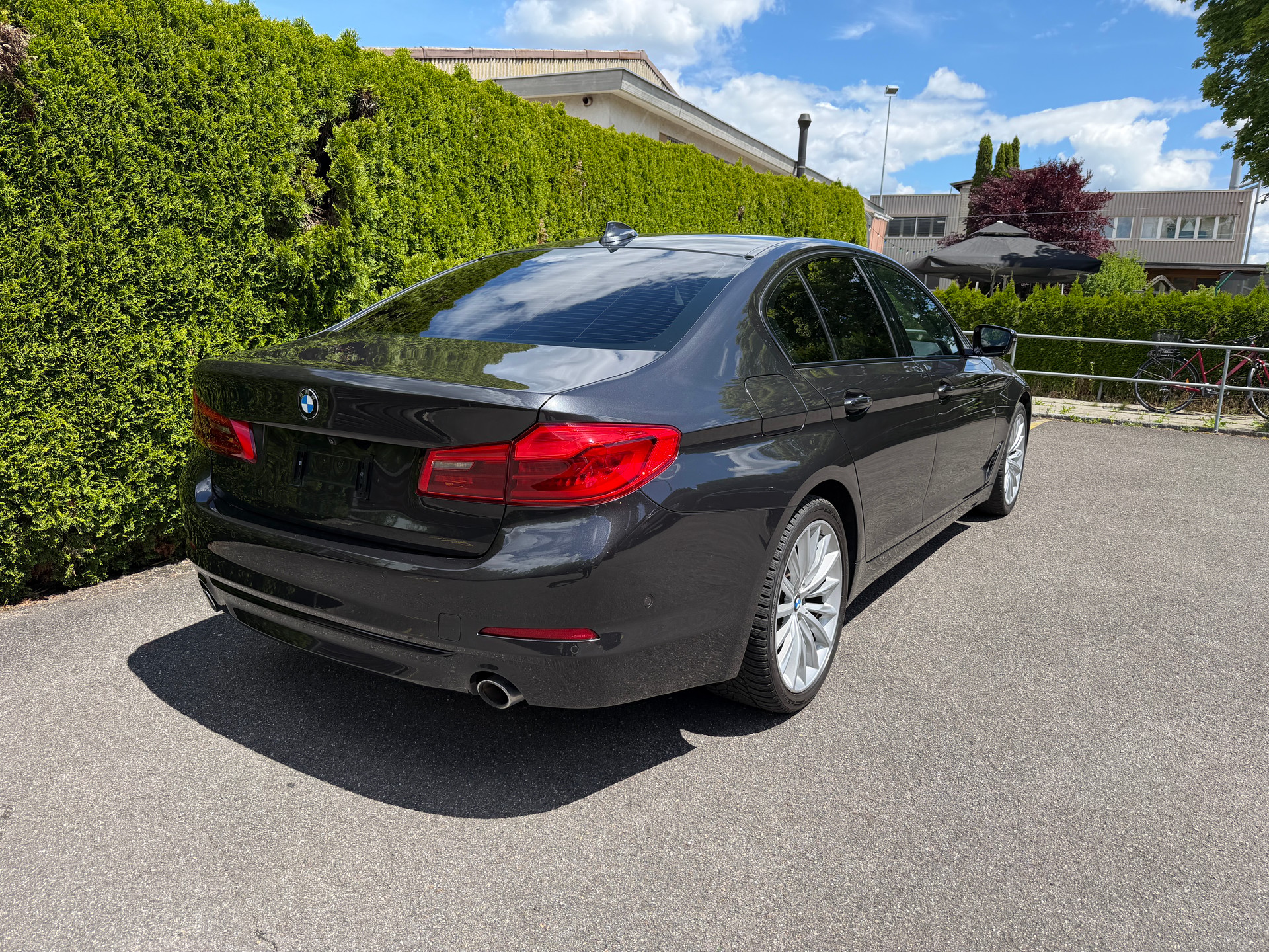 BMW 530d xDrive Luxury Line Steptronic-image-4