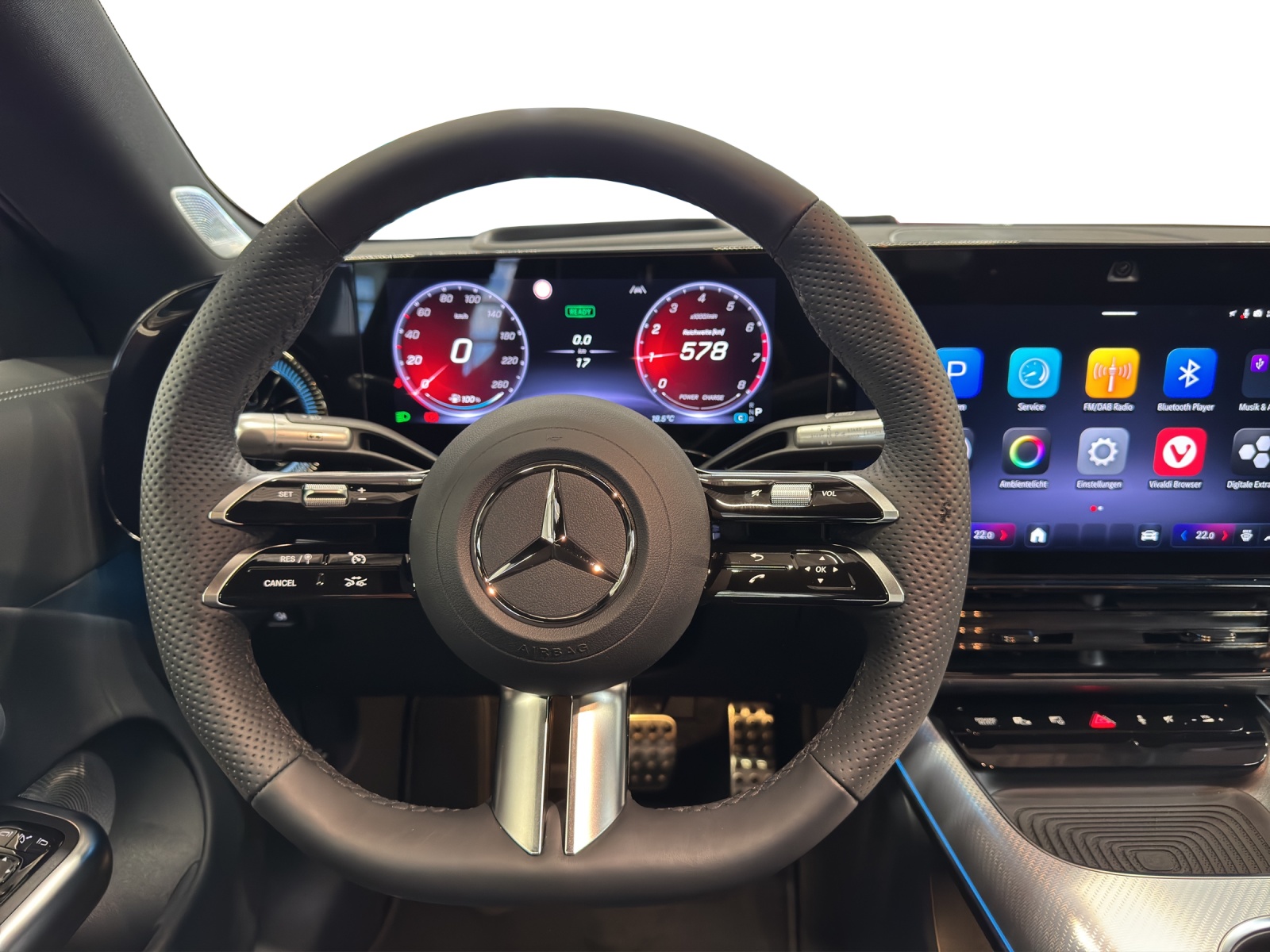 MERCEDES-BENZ CLA 220 AMG-Line 8G-DCT 4Matic-image-10