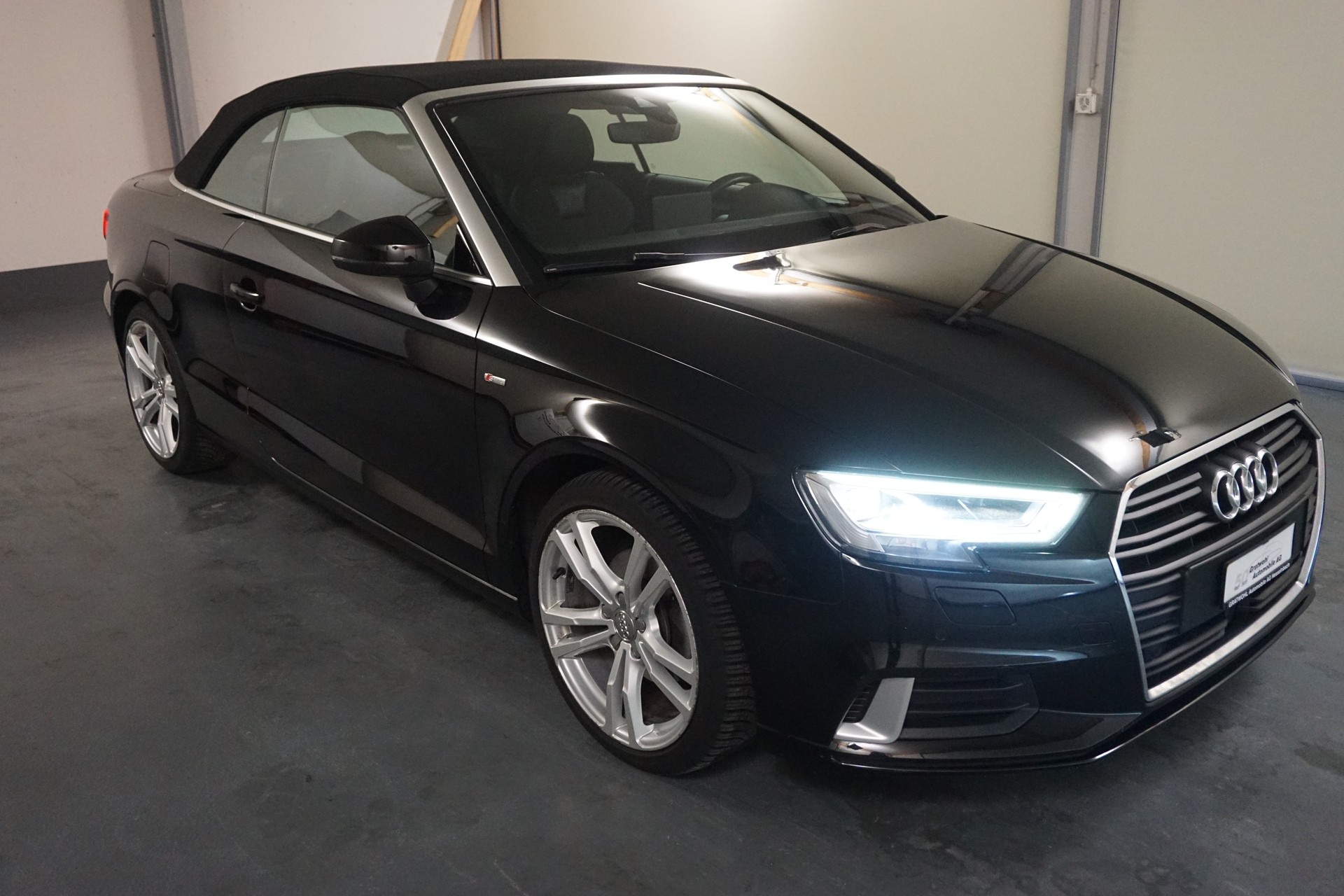 AUDI A3 Cabriolet 35 TFSI Sport S-tronic-showroom-element-2