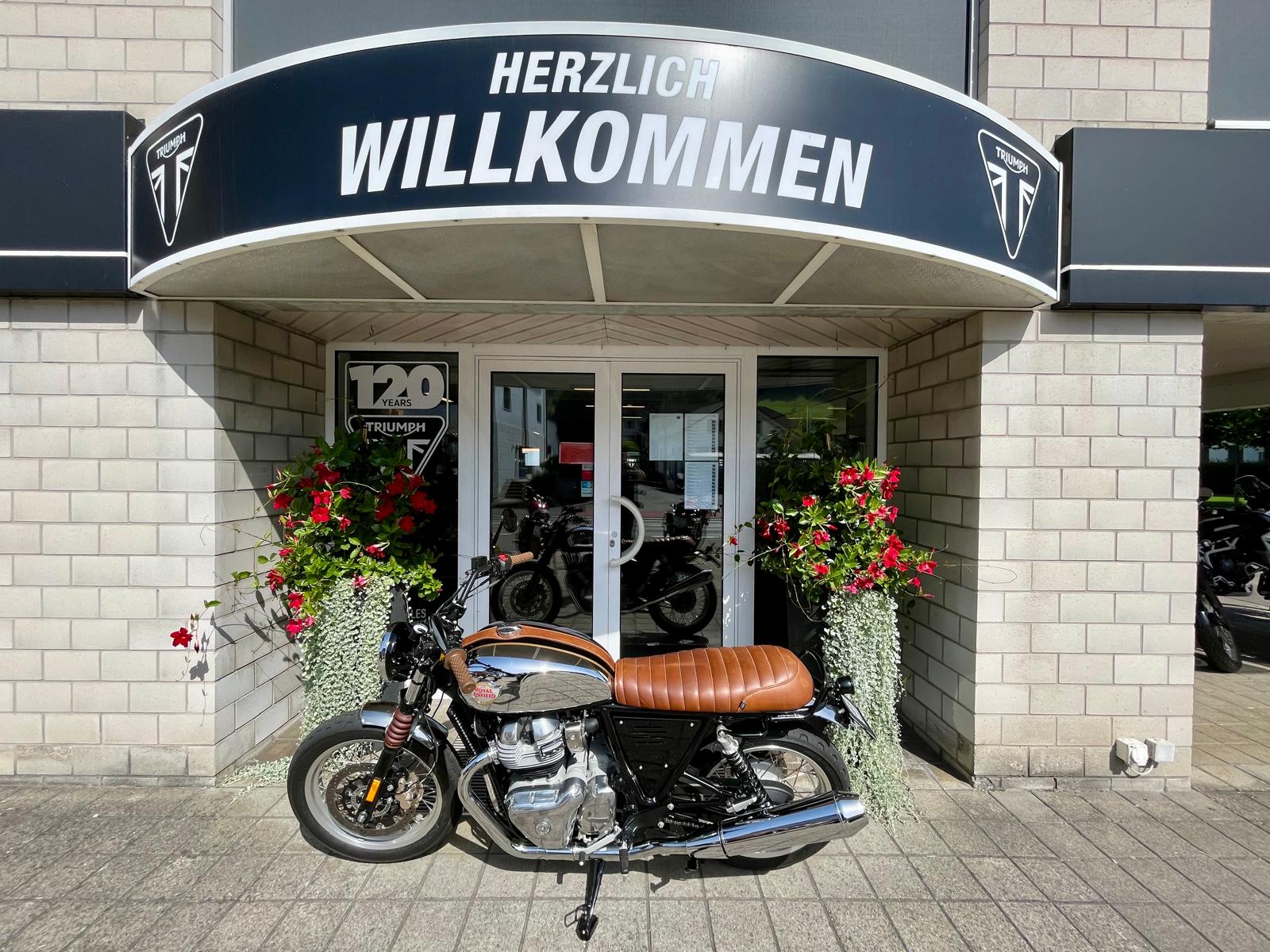 ROYAL ENFIELD Interceptor 650 Chrome Edition-showroom-element-2
