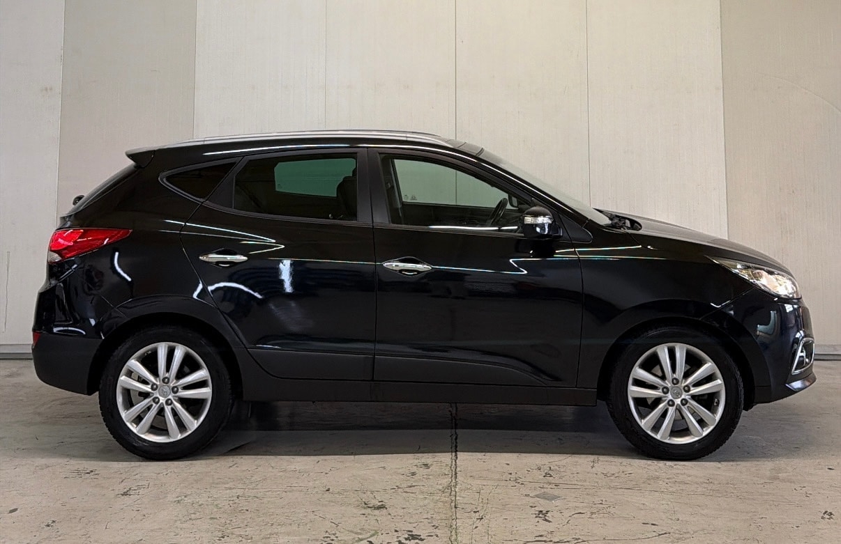 HYUNDAI iX 35 2.0 CRDi Premium 4WD Automatic(Frisch MFK)-image-3