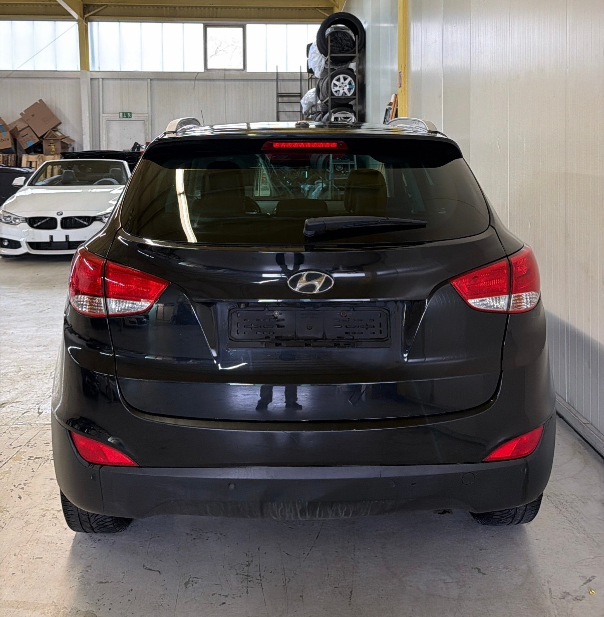 HYUNDAI iX 35 2.0 CRDi Premium 4WD Automatic(Frisch MFK)-image-6