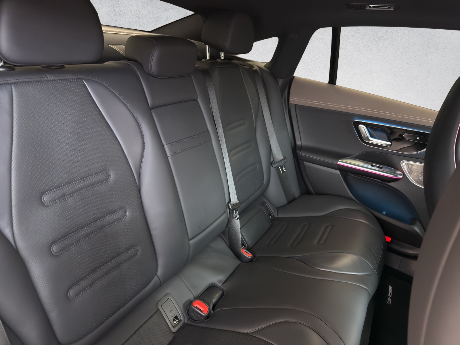 MERCEDES-BENZ EQE 43 AMG 4Matic-image-11