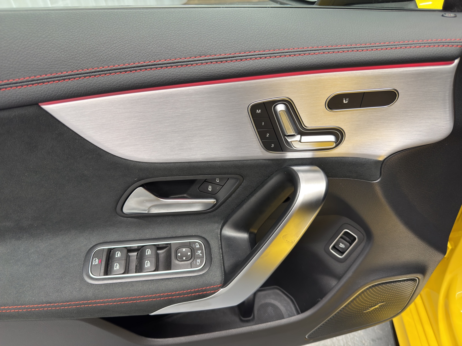 MERCEDES-BENZ AMG CLA 35 4matic-image-12