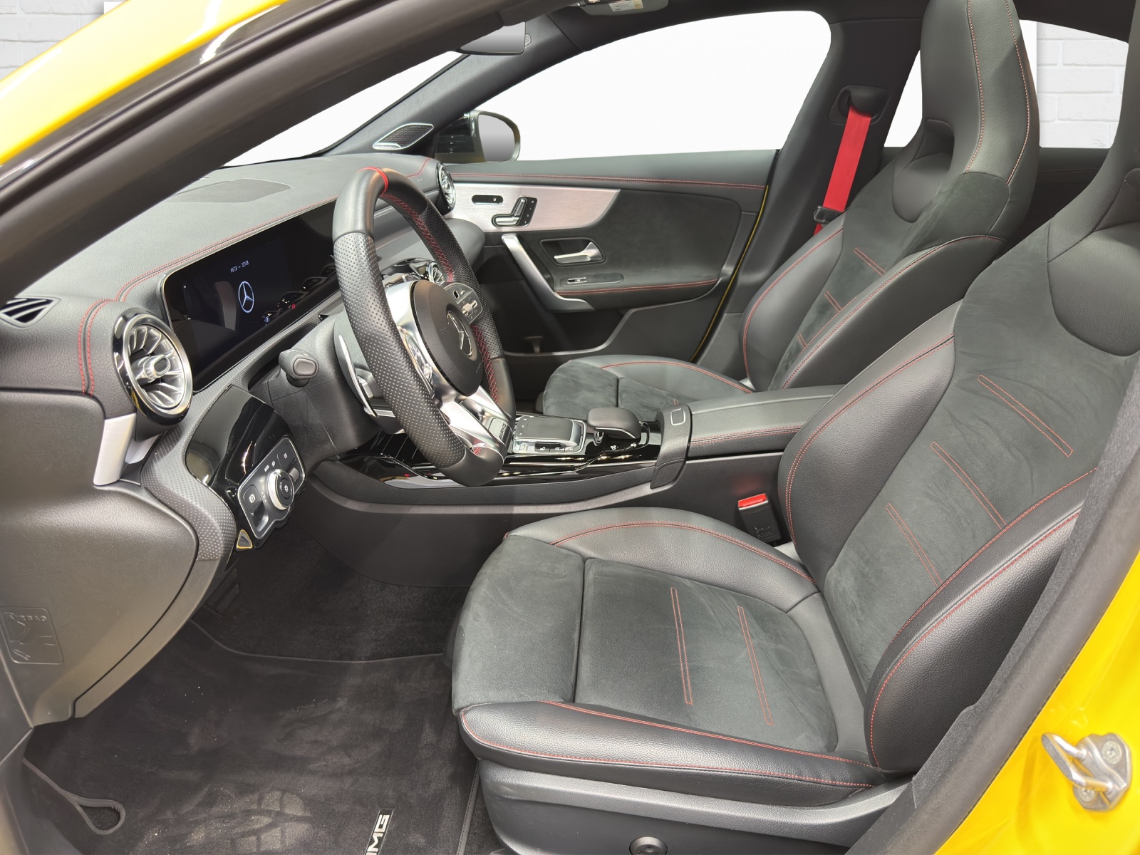 MERCEDES-BENZ AMG CLA 35 4matic-image-6
