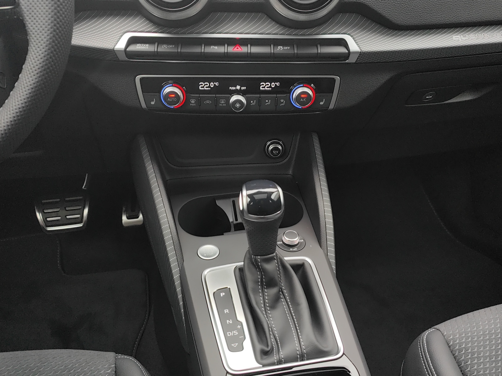 AUDI Q2 40 TFSI S line Attraction quattro S-tronic-image-9