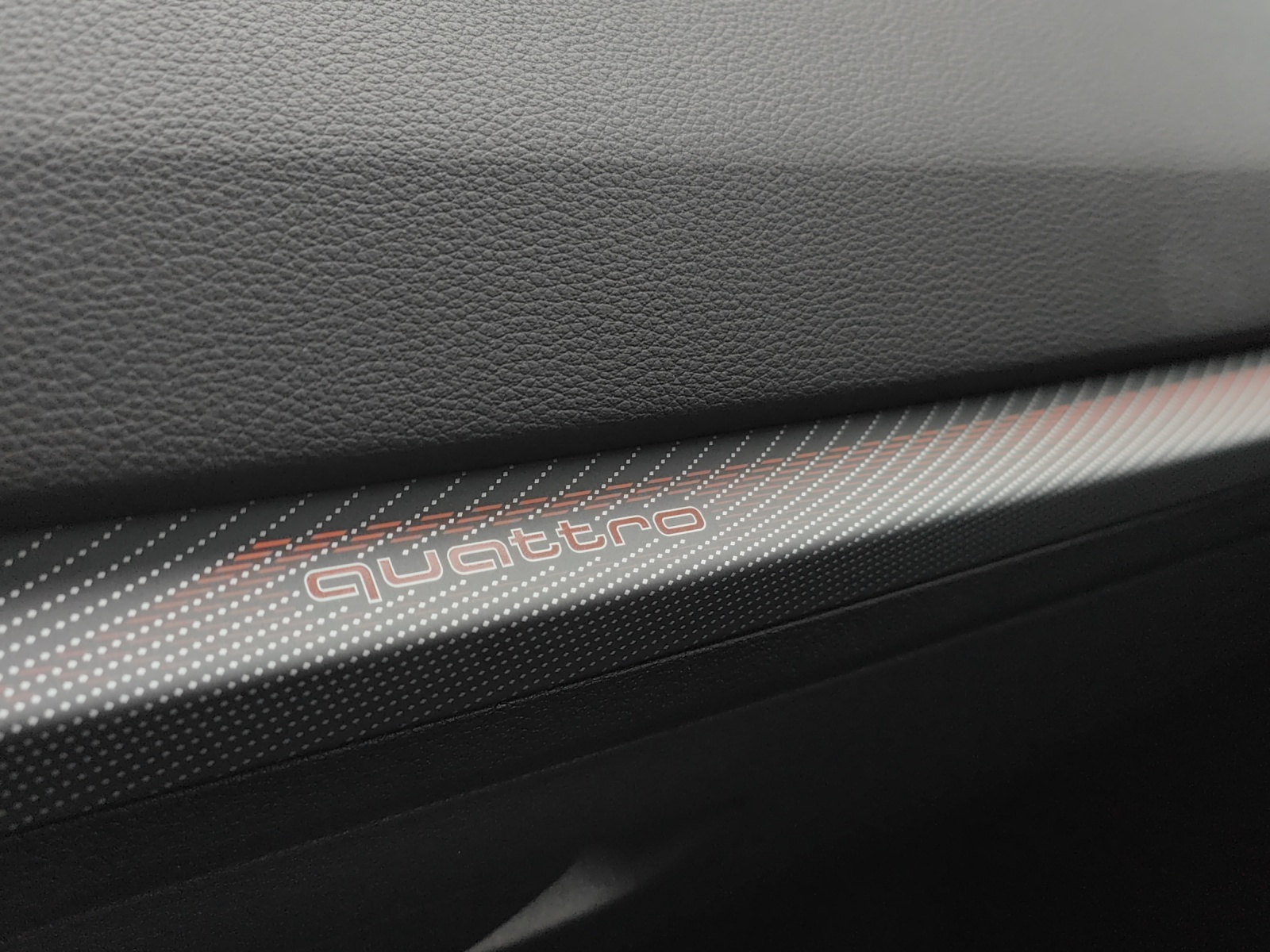 AUDI Q2 40 TFSI S line Attraction quattro S-tronic-image-12