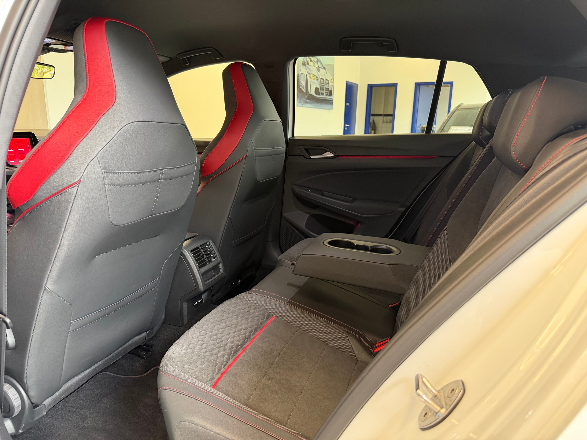 VW Golf 2.0 TSI GTI Clubsport DSG-image-13