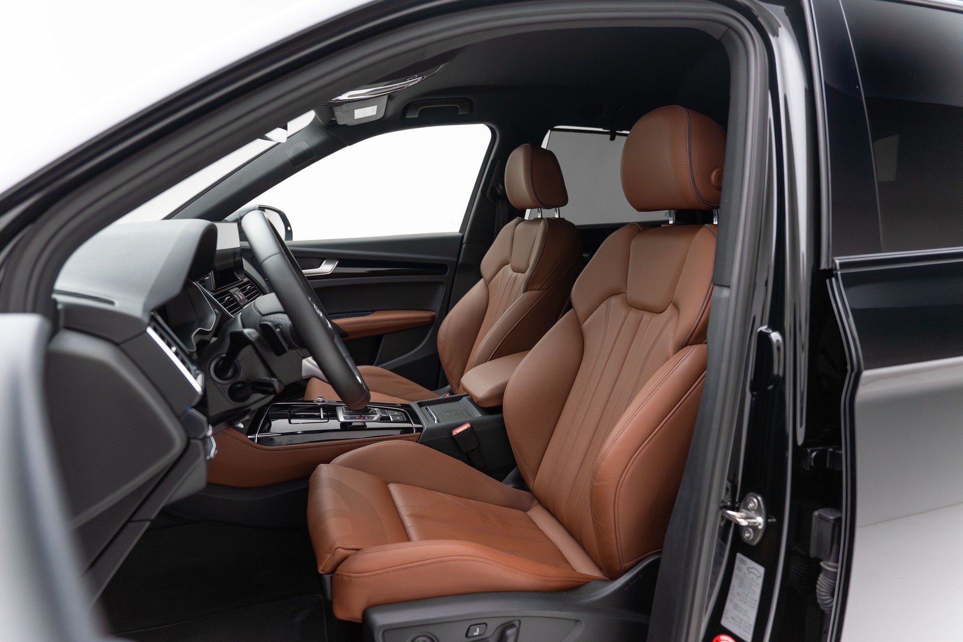 AUDI Q5 50 TFSI e PHEV Black Edition quattro S-tronic - AUDI Exclusive-image-17