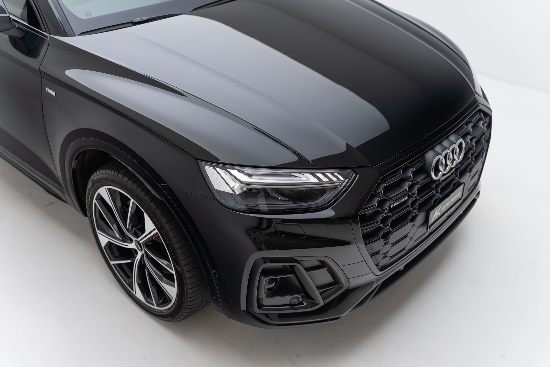 AUDI Q5 50 TFSI e PHEV Black Edition quattro S-tronic - AUDI Exclusive-image-4