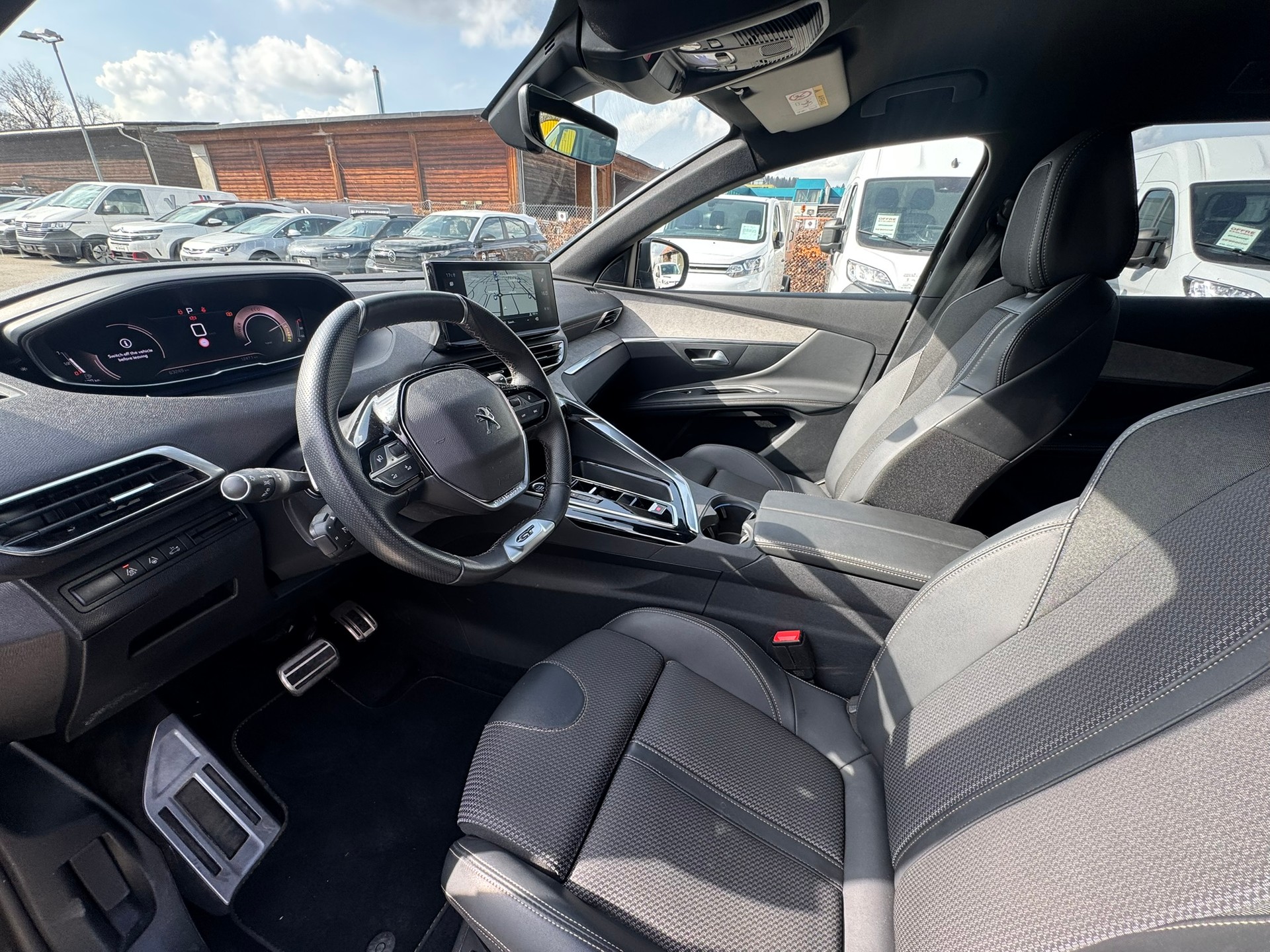 PEUGEOT 3008 136 e-DSC6 Hybrid GT-image-6