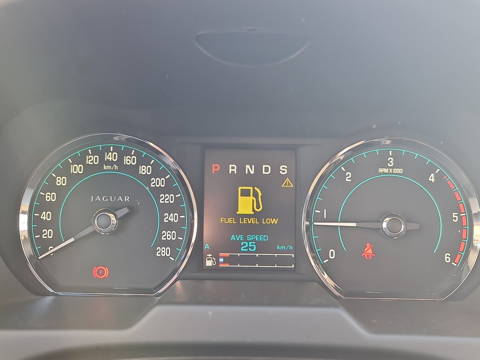 JAGUAR XF 3.0d S V6-image-10