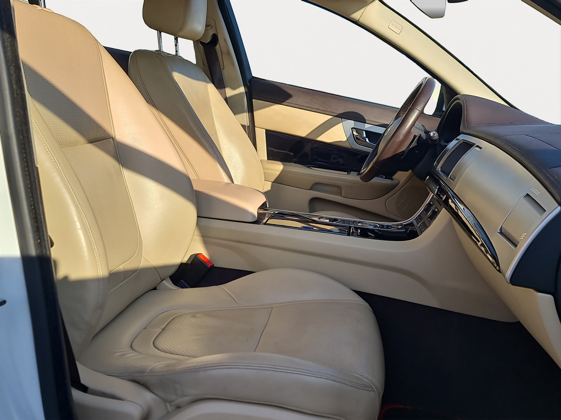 JAGUAR XF 3.0d S V6-image-13
