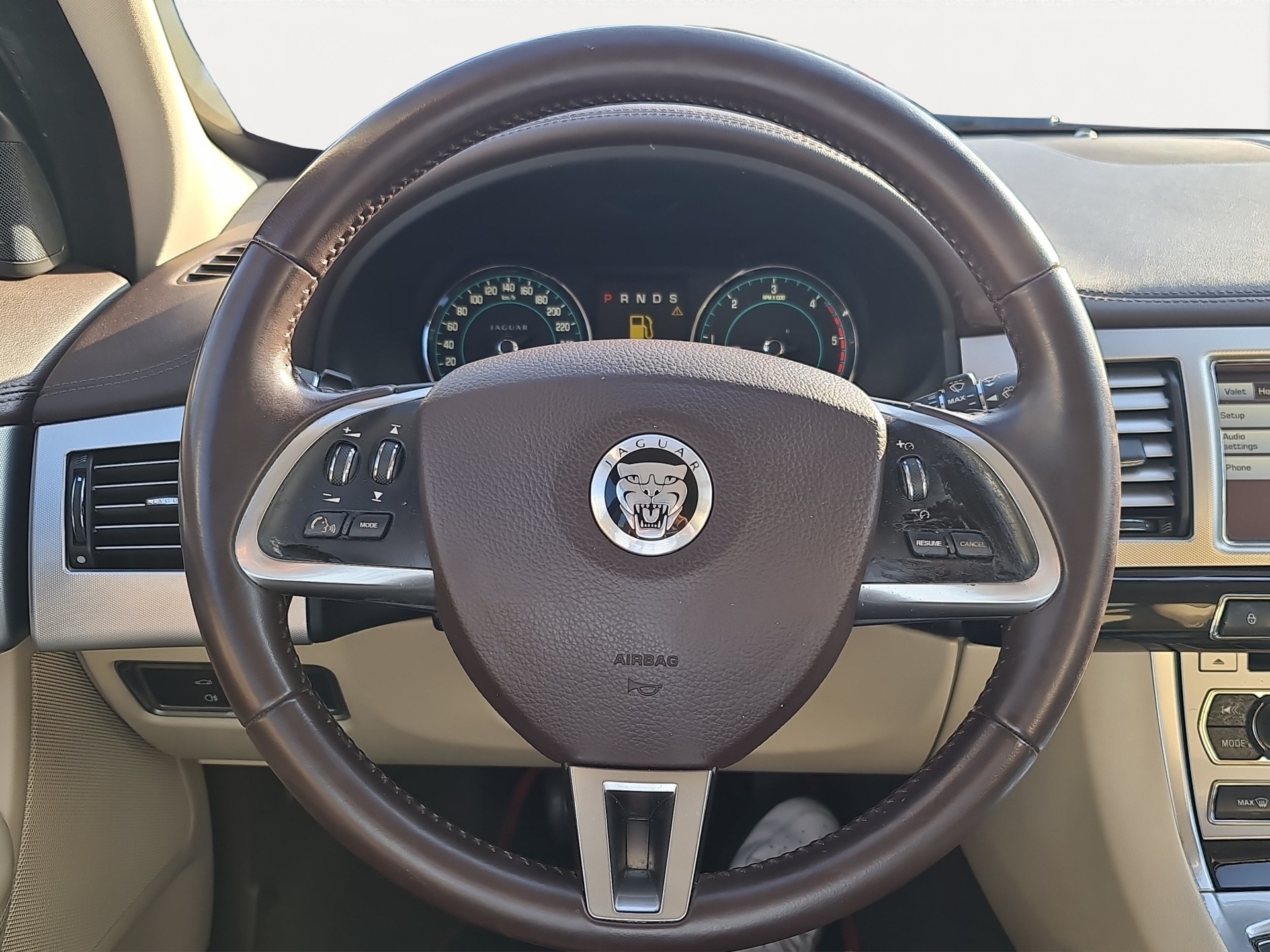 JAGUAR XF 3.0d S V6-image-9