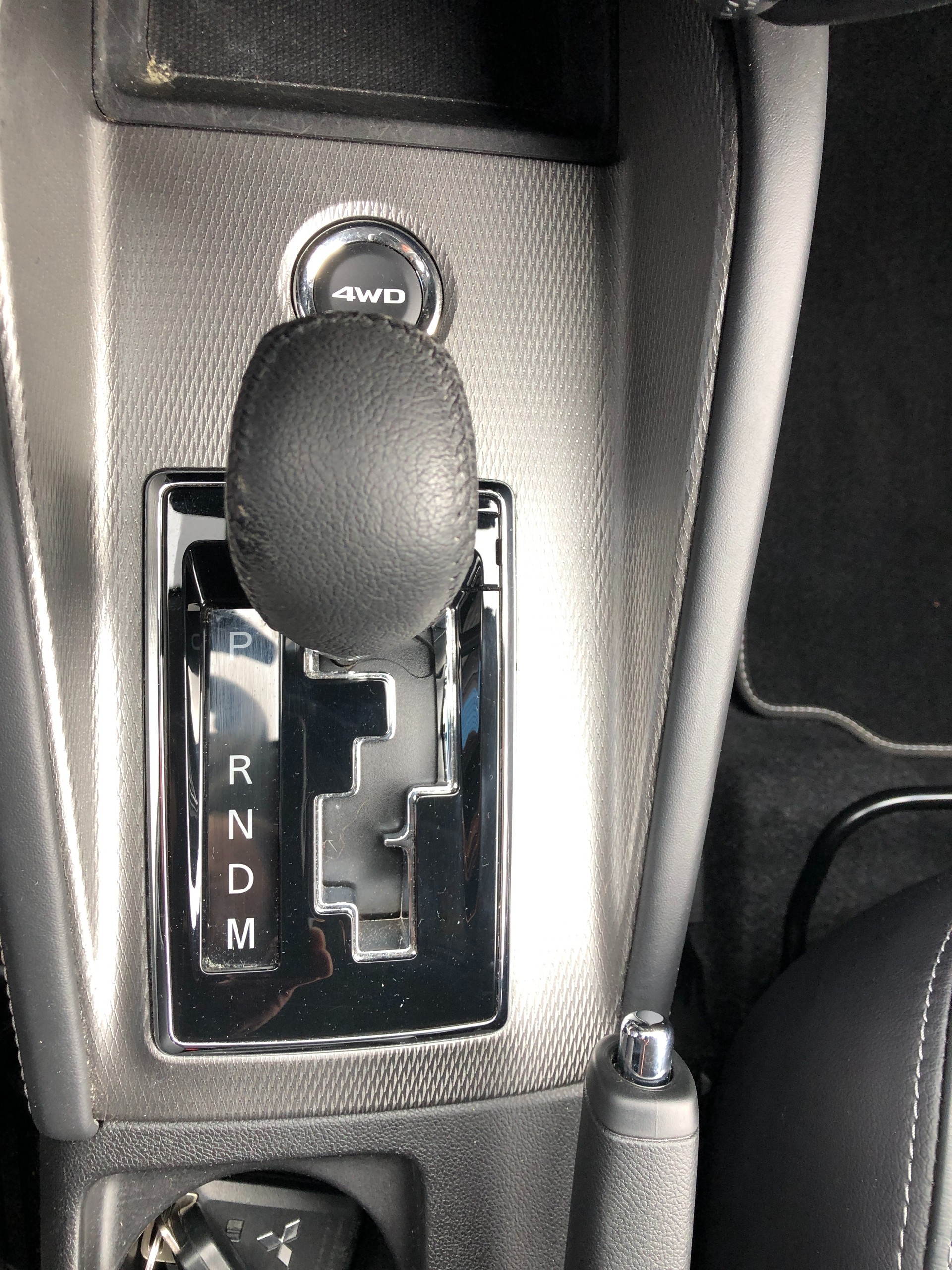 MITSUBISHI ASX 2.0 Diamond 4WD Automat-image-13