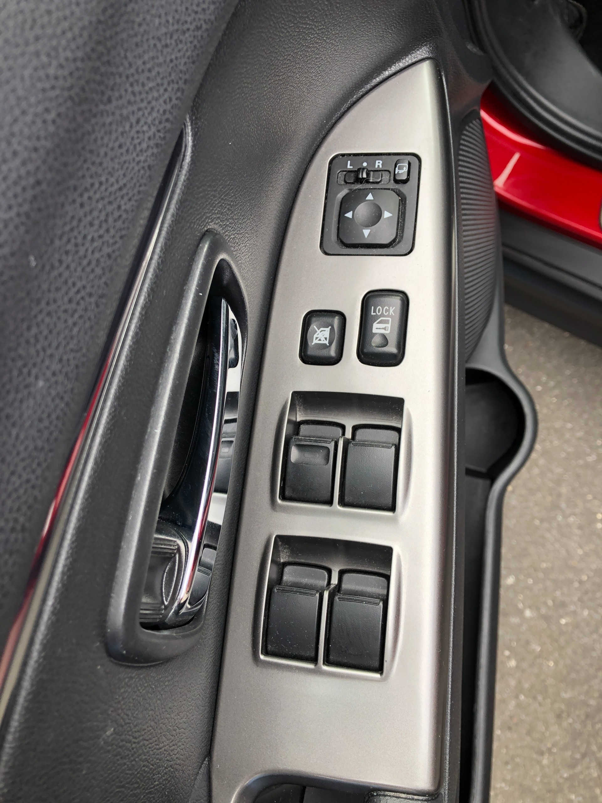 MITSUBISHI ASX 2.0 Diamond 4WD Automat-image-8