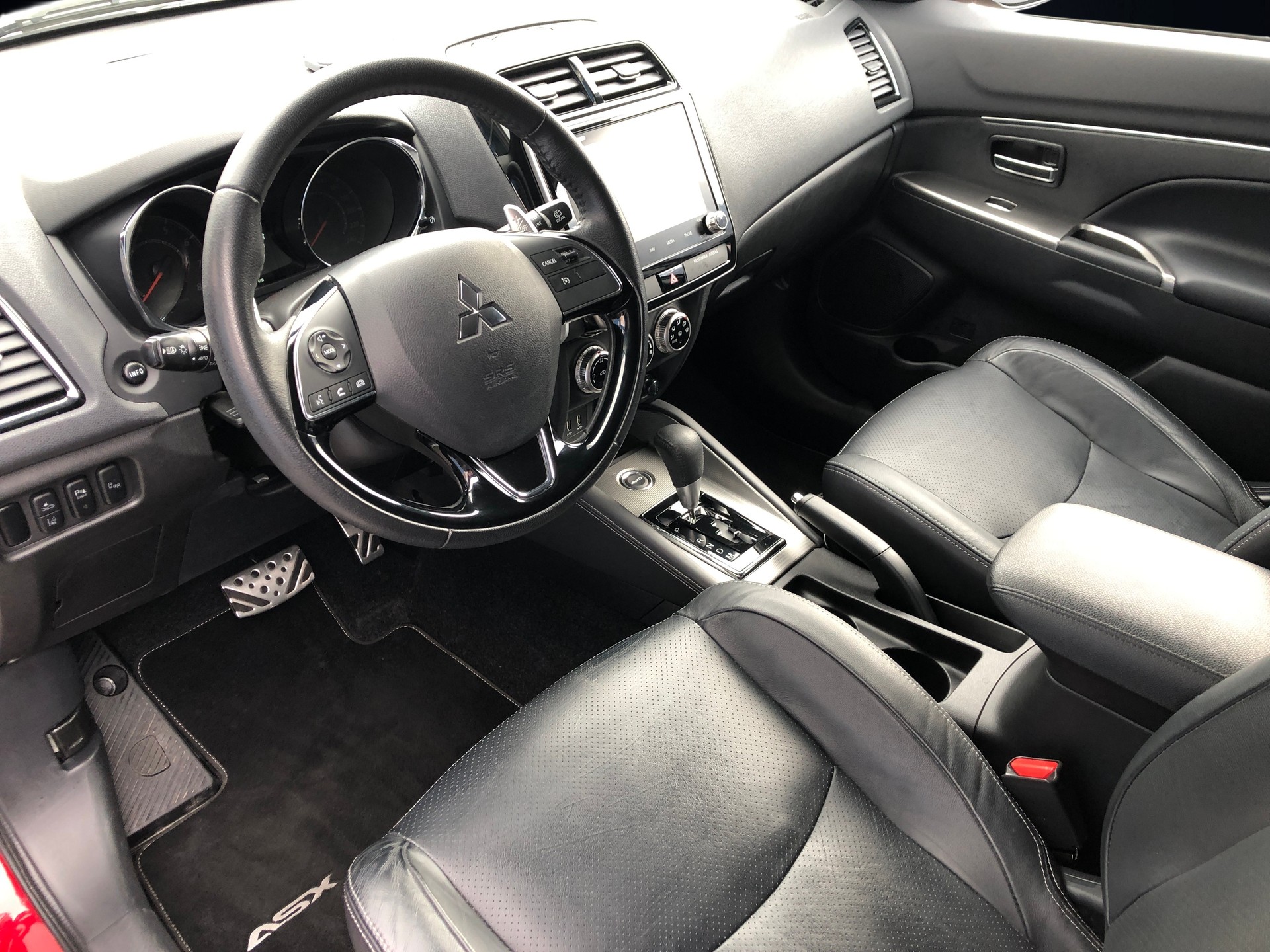 MITSUBISHI ASX 2.0 Diamond 4WD Automat-image-4