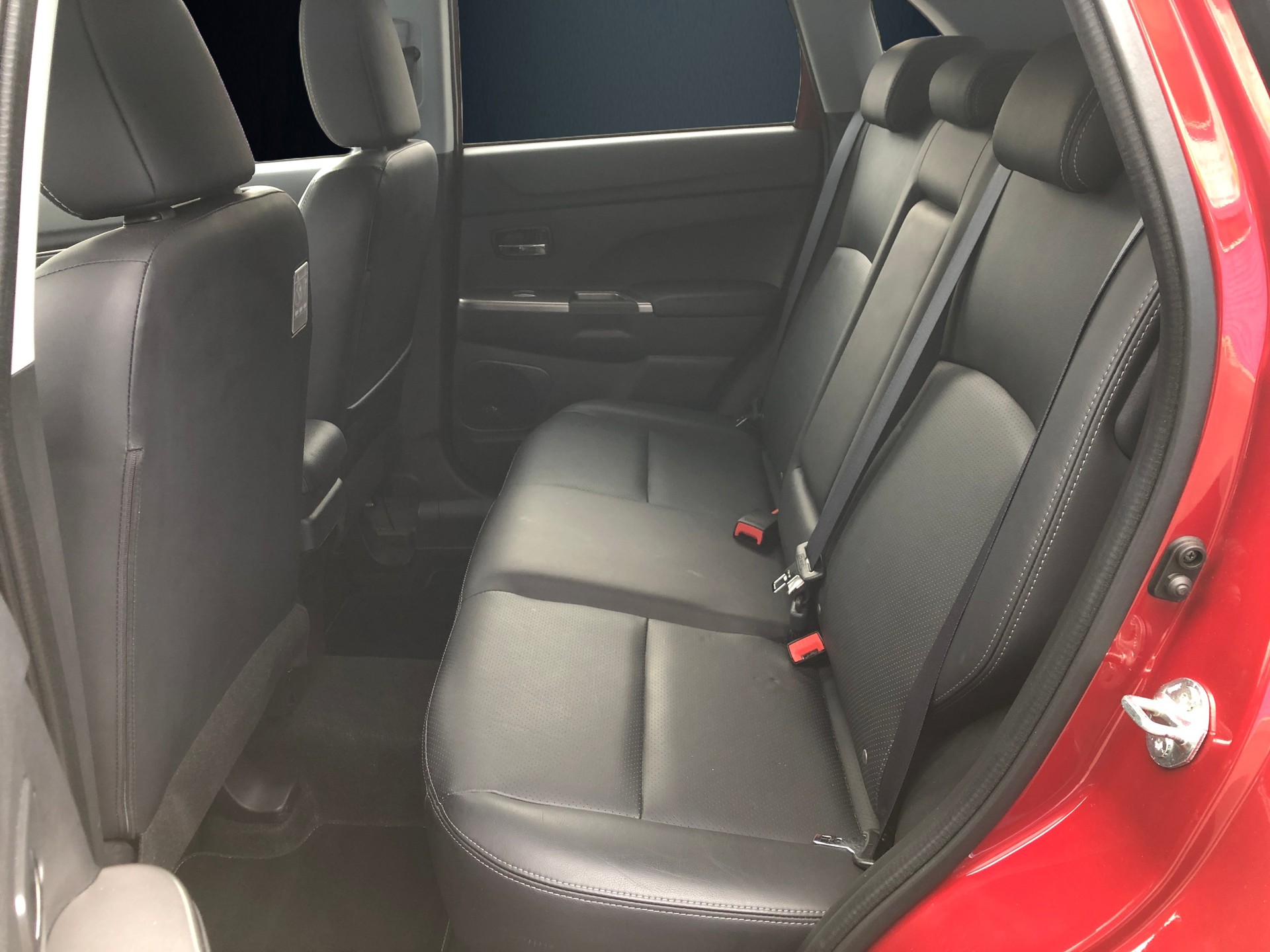 MITSUBISHI ASX 2.0 Diamond 4WD Automat-image-5