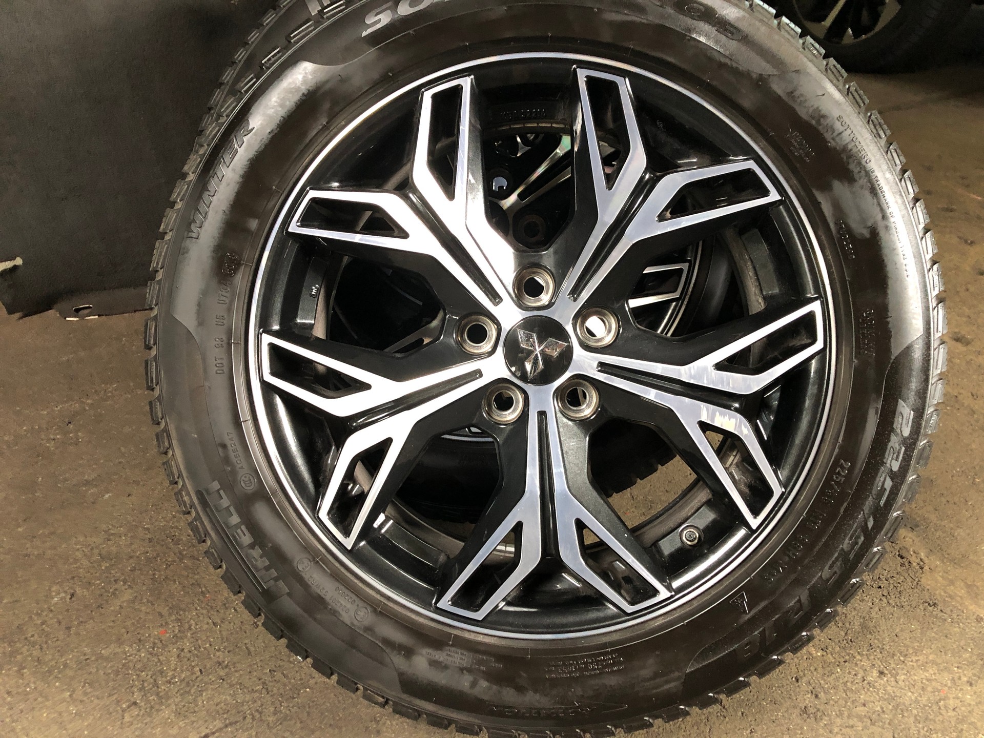 MITSUBISHI ASX 2.0 Diamond 4WD Automat-image-18