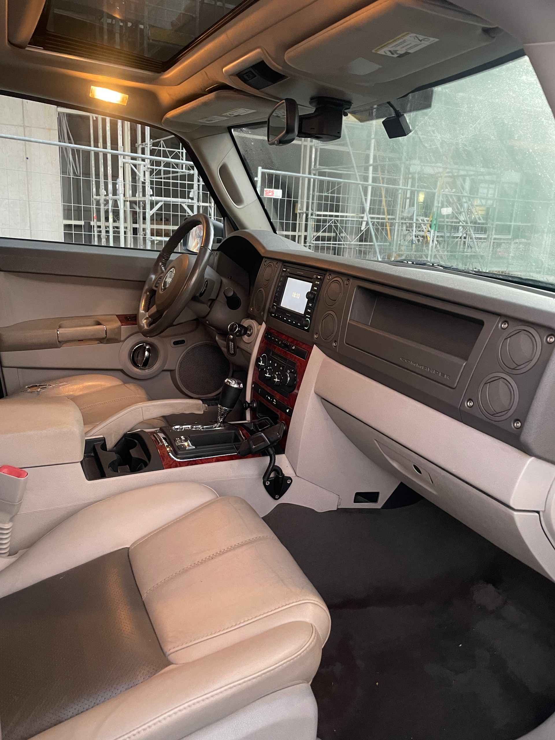 JEEP Commander 3.0 CRD Limited Automatic-image-8