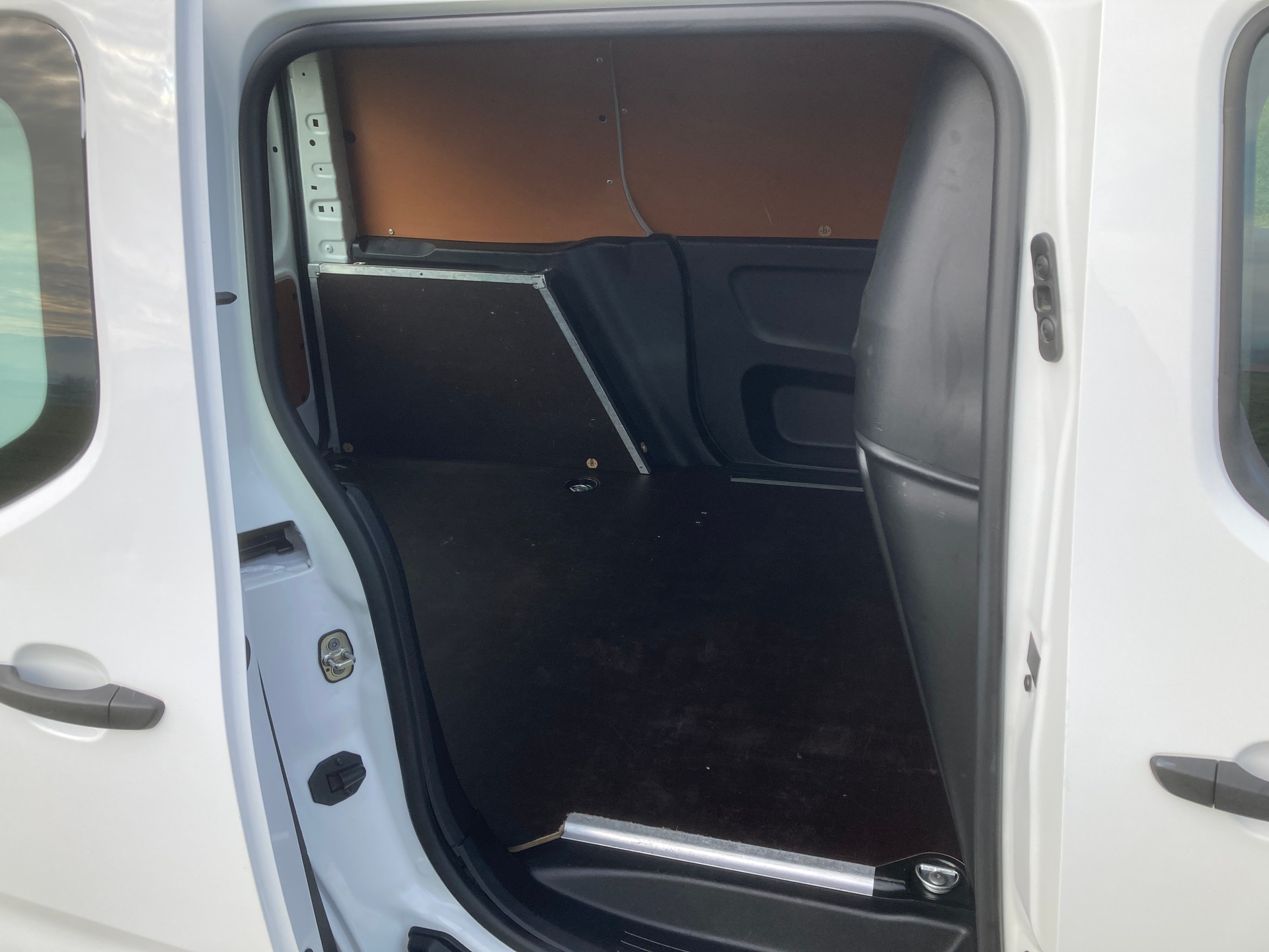 CITROEN Berlingo Van 1.5 Blue HDi 100 s/s Driver 650kg-image-6