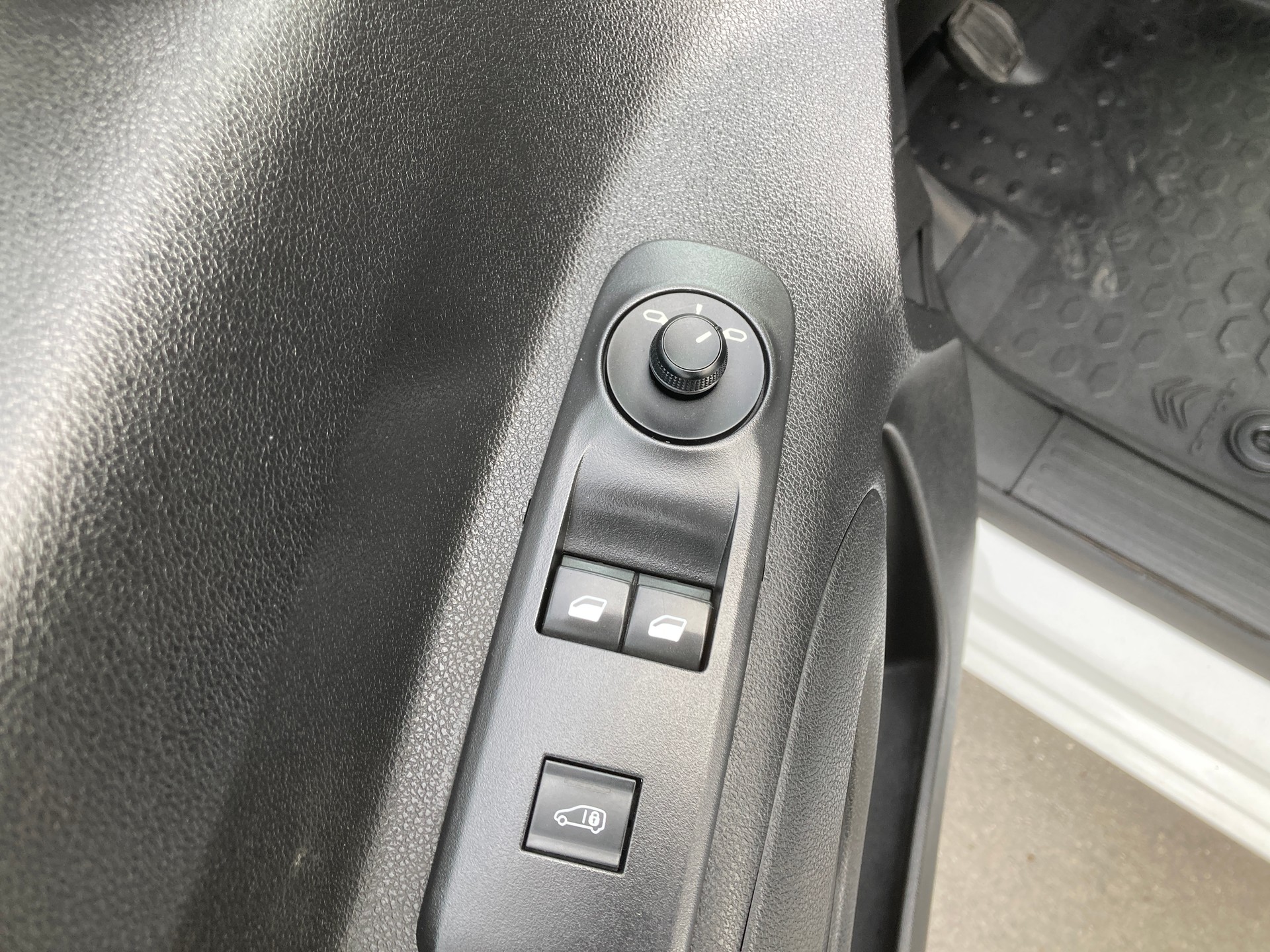 CITROEN Berlingo Van 1.5 Blue HDi 100 s/s Driver 650kg-image-9