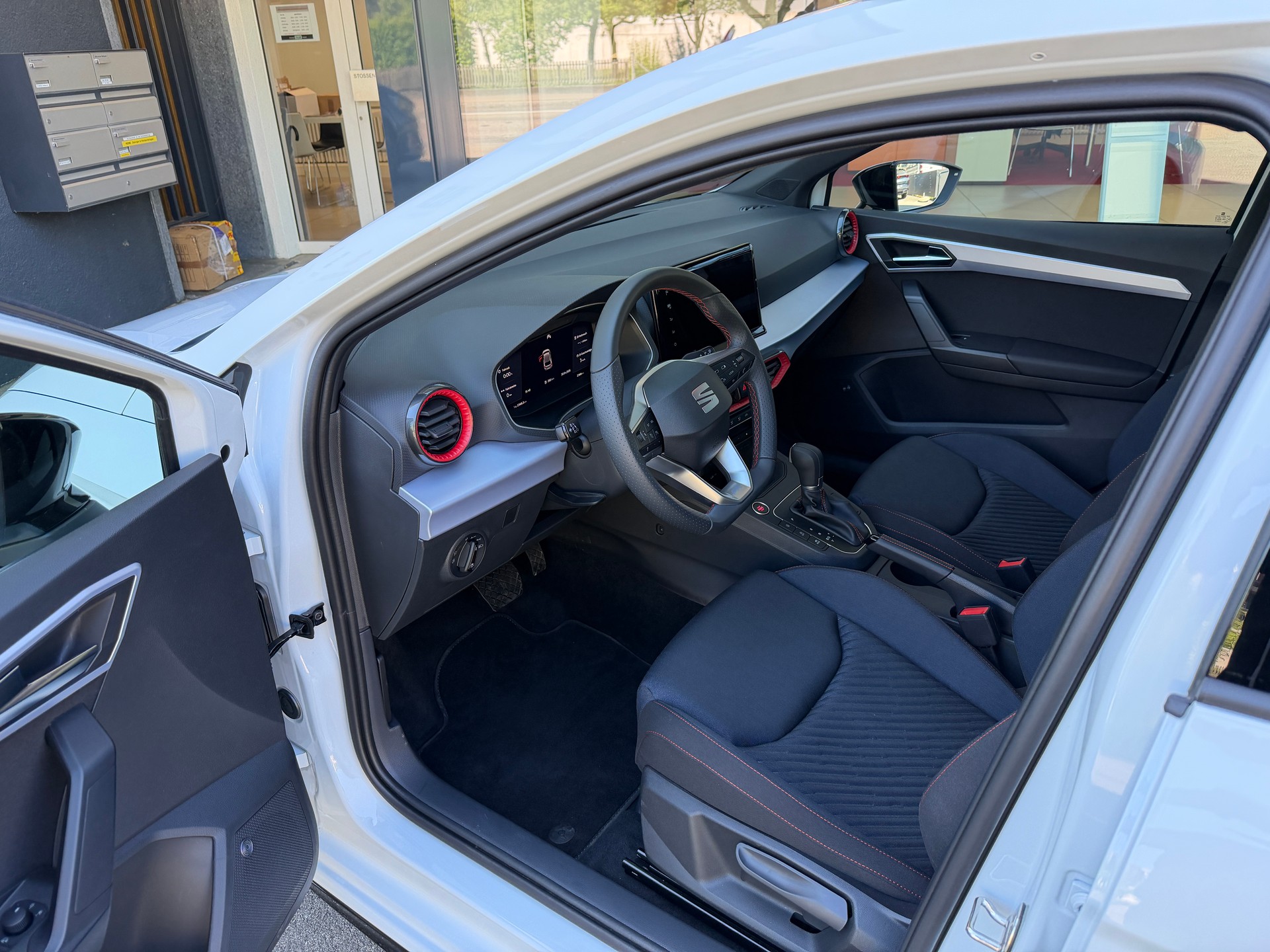 SEAT Ibiza 1.0 EcoTSI 75 Edition DSG-image-9