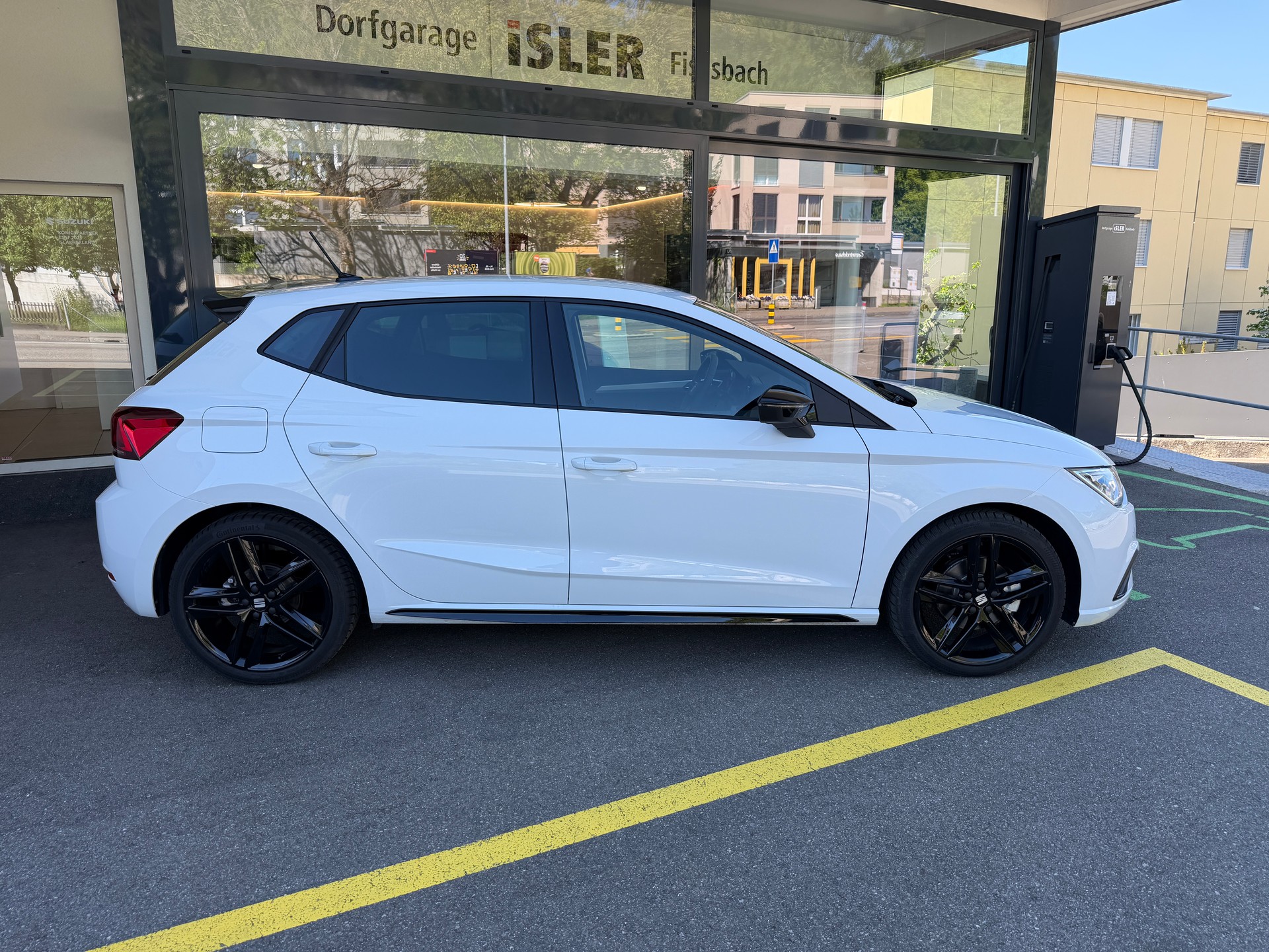 SEAT Ibiza 1.0 EcoTSI 75 Edition DSG-image-1