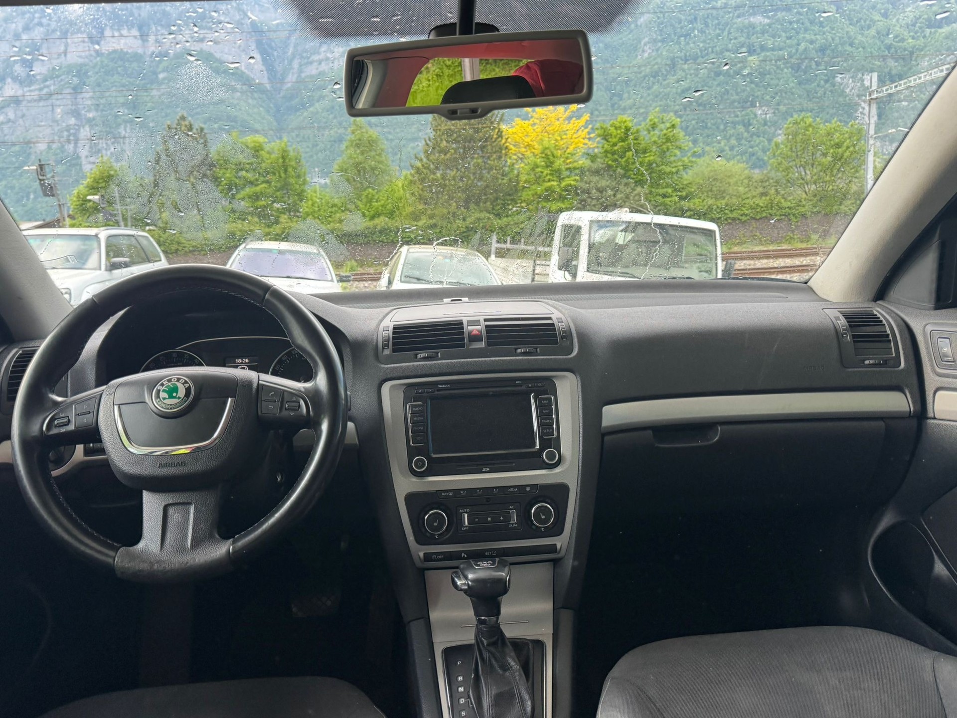 SKODA Octavia Combi 2.0 TDI Swiss Adventure 4x4 DSG-image-10